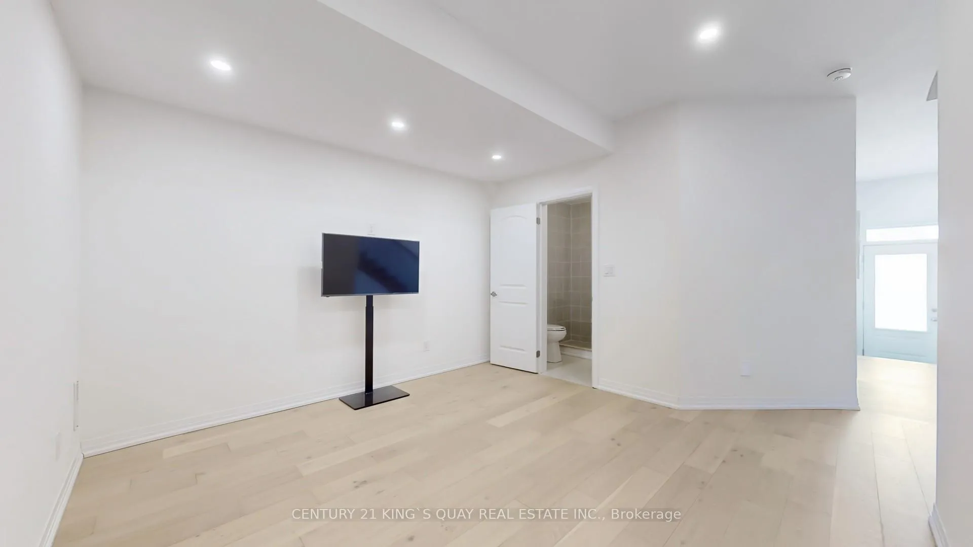 Photo 6 of 75 Mumbai Drive, Markham, Middlefield — HOMEH