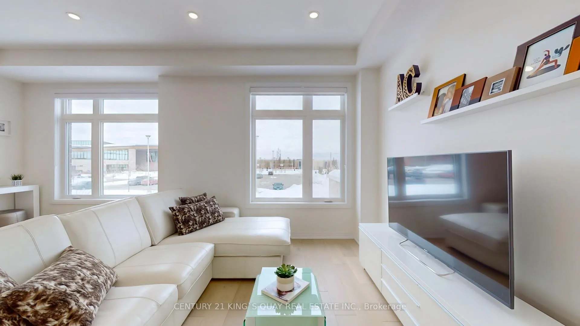 Photo 10 of 75 Mumbai Drive, Markham, Middlefield — HOMEH