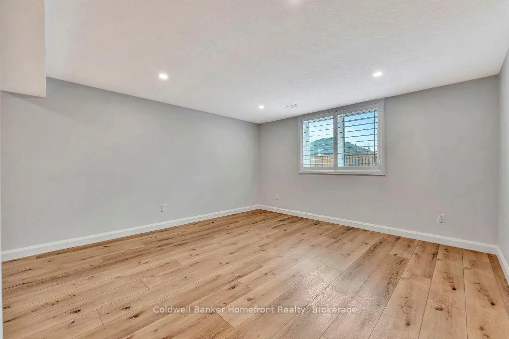 Photo 31 of 3 Patten Drive, Brant, South Dumfries — HOMEH
