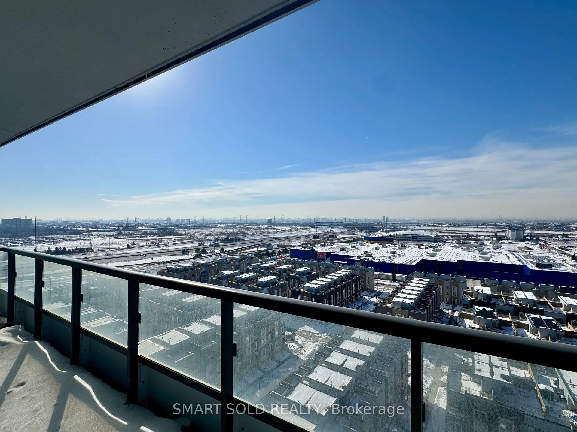 Photo 2 of Unit 1519, 60 Honeycrisp Crescent, Vaughan, Vaughan Corporate Centre — HOMEH