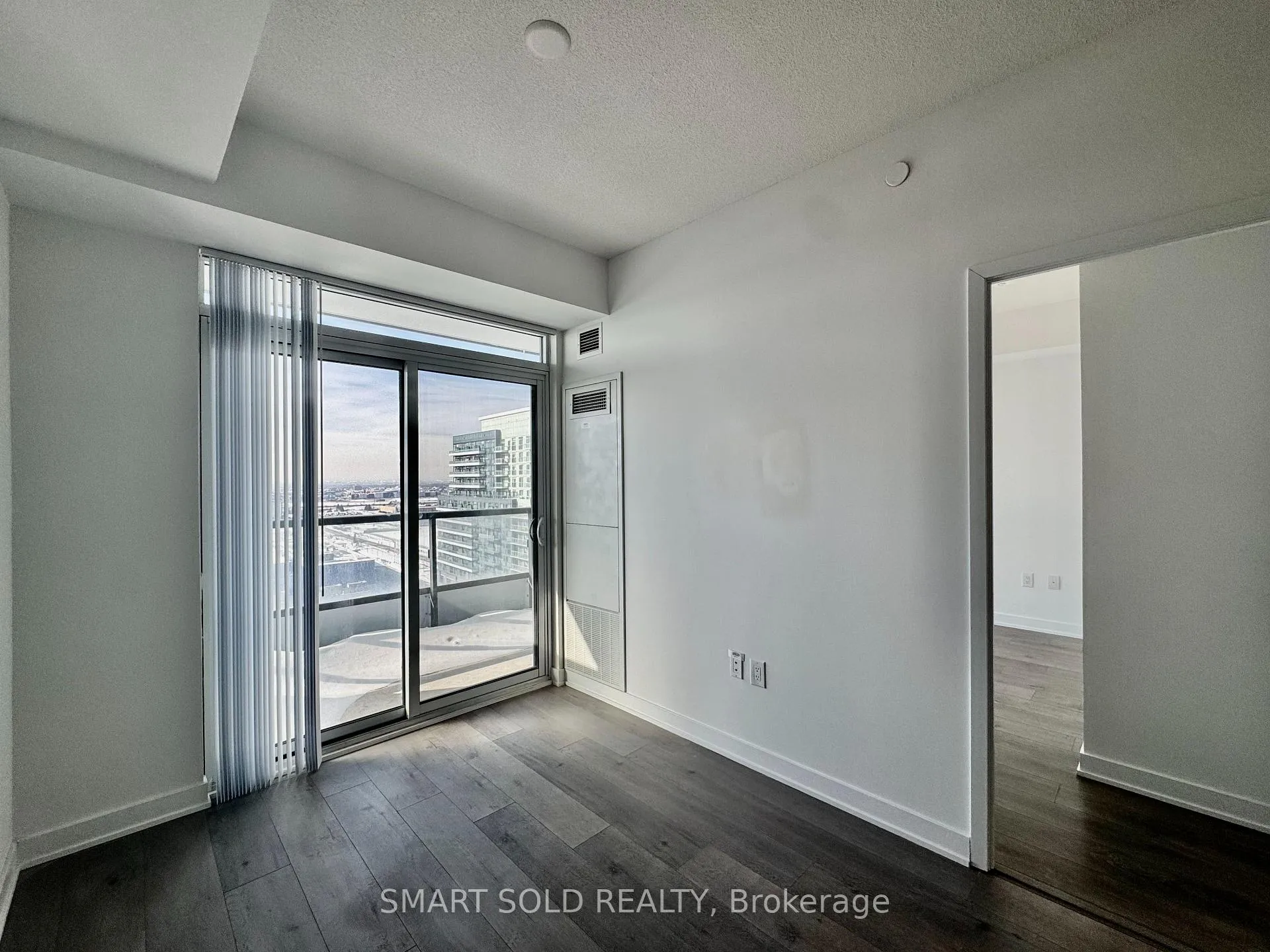 Photo 7 of Unit 1519, 60 Honeycrisp Crescent, Vaughan, Vaughan Corporate Centre — HOMEH