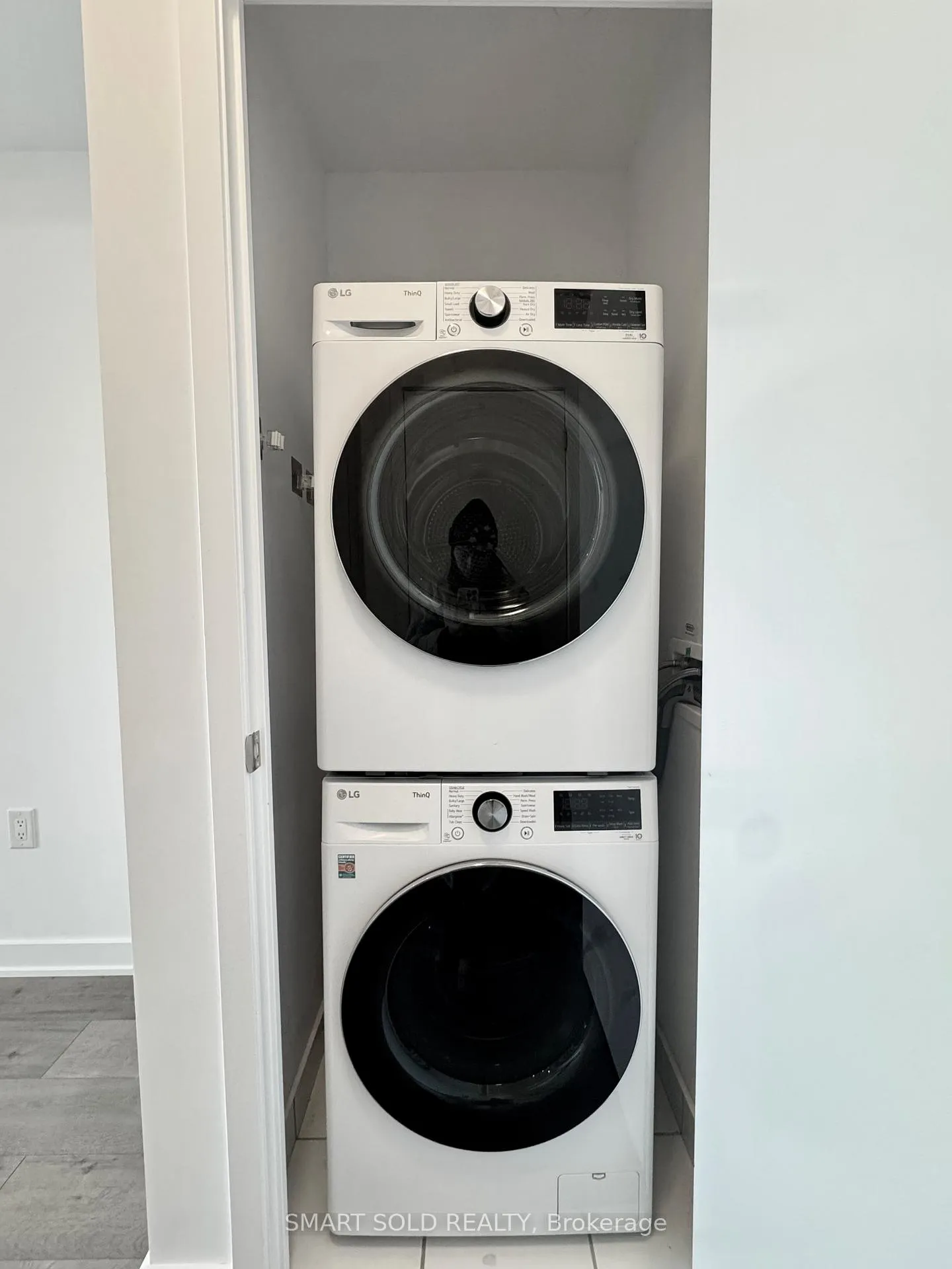 Photo 10 of Unit 1519, 60 Honeycrisp Crescent, Vaughan, Vaughan Corporate Centre — HOMEH