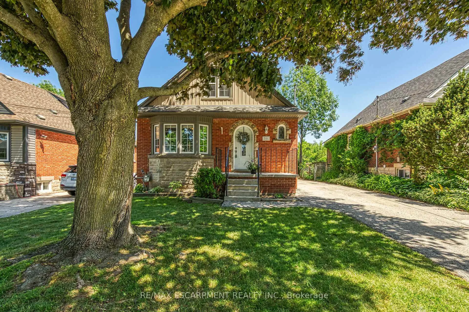 Photo 2 of 281 East 17th Street, Hamilton, Inch Park — HOMEH