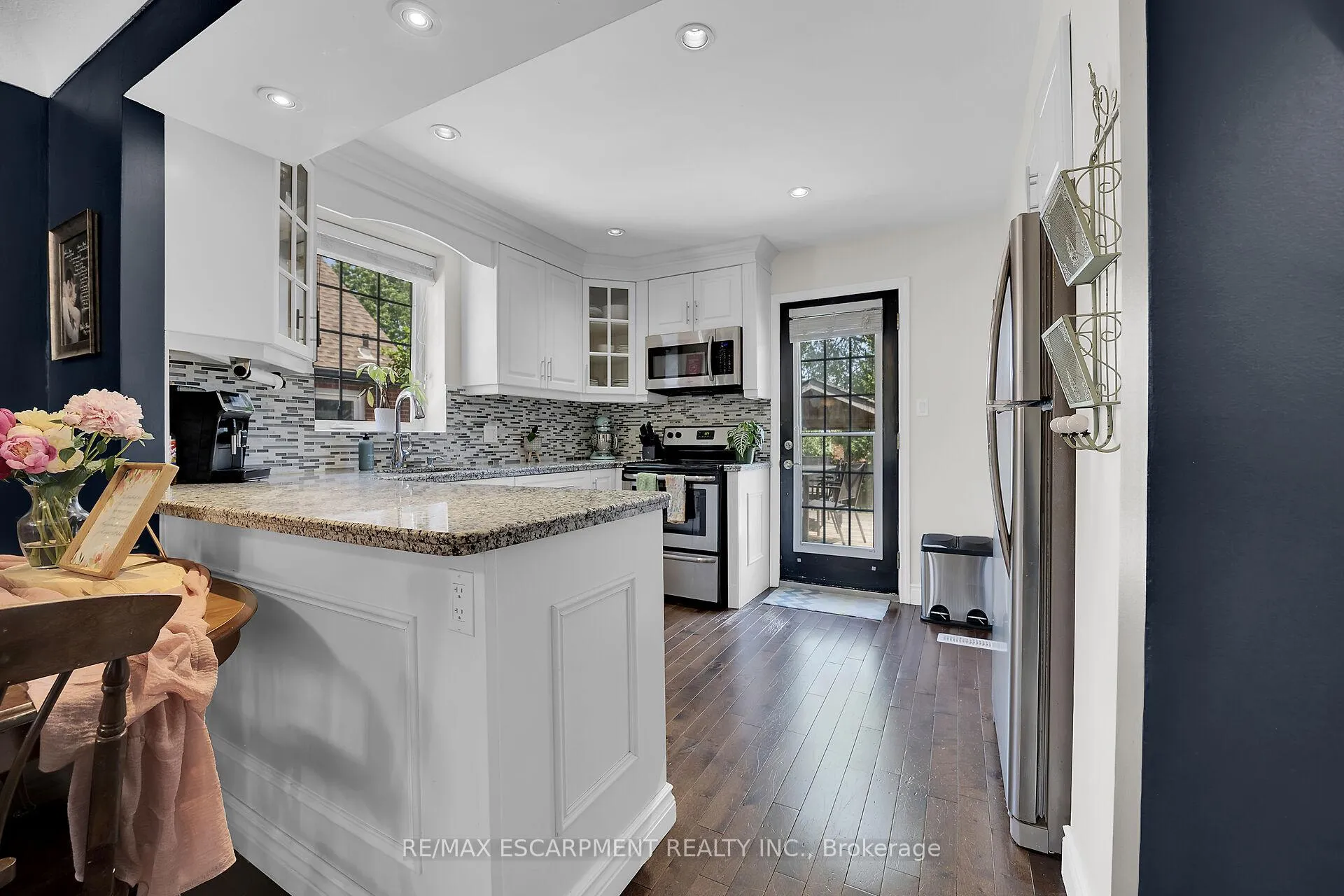 Photo 4 of 281 East 17th Street, Hamilton, Inch Park — HOMEH