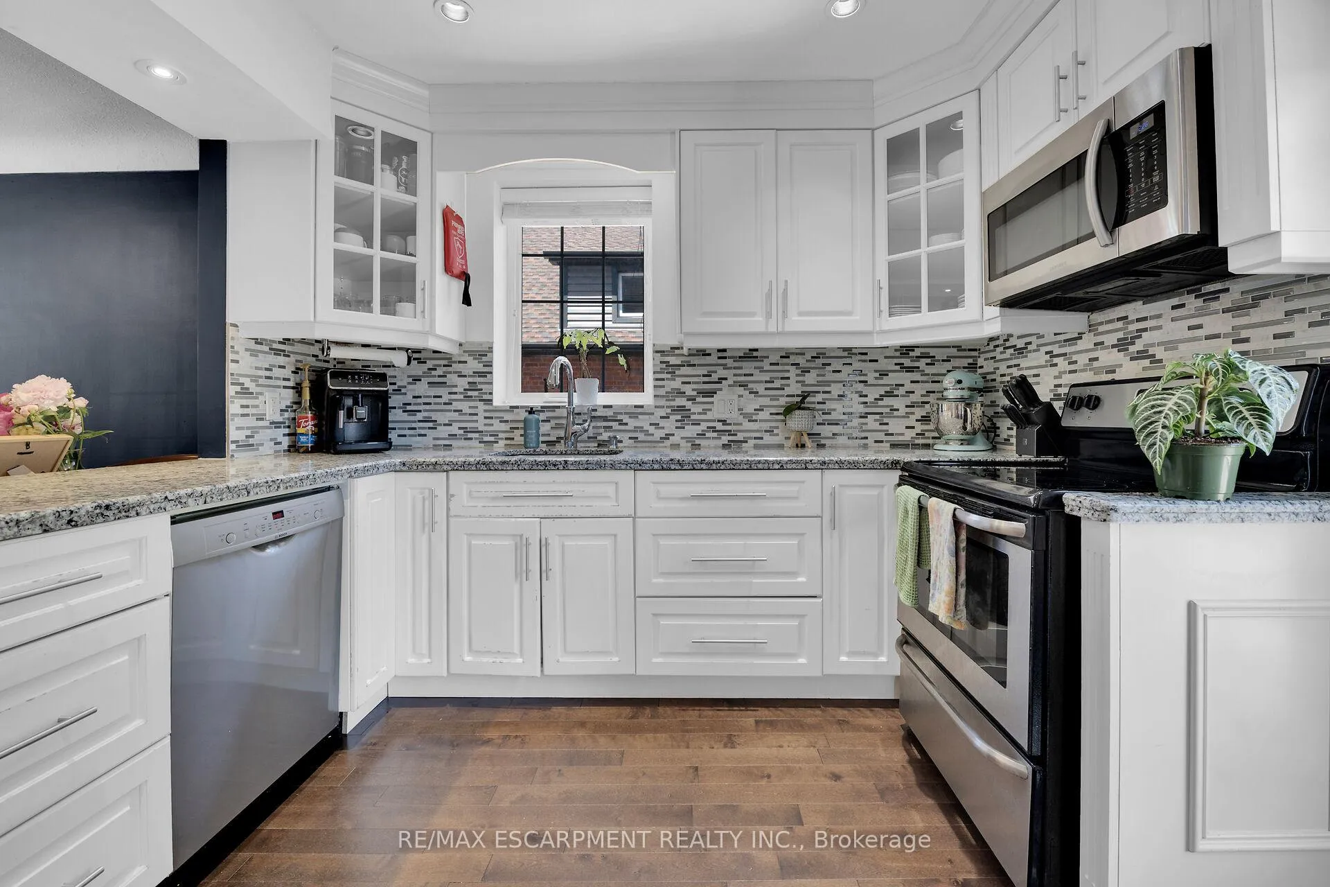 Photo 7 of 281 East 17th Street, Hamilton, Inch Park — HOMEH