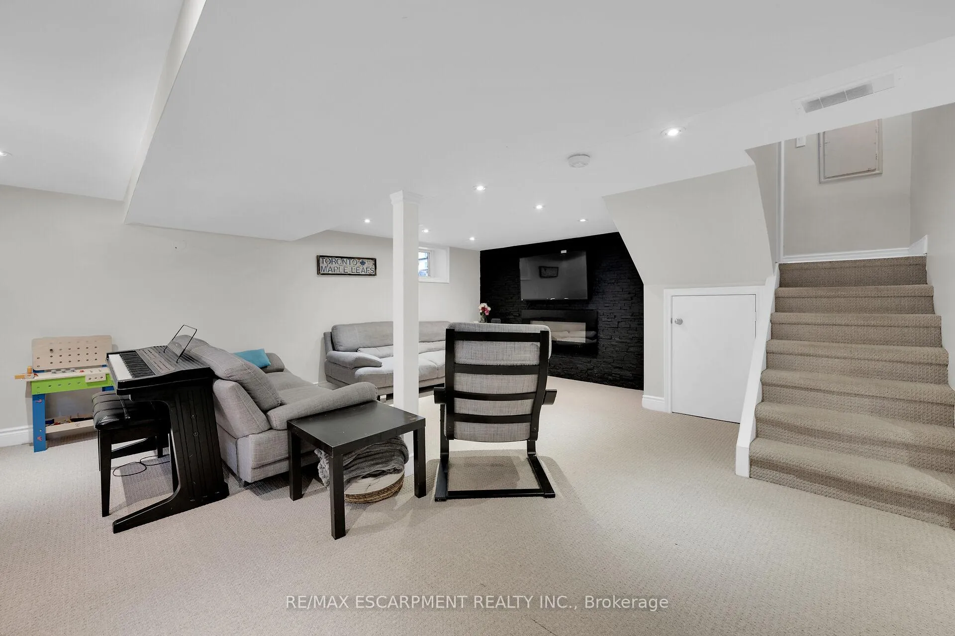 Photo 25 of 281 East 17th Street, Hamilton, Inch Park — HOMEH