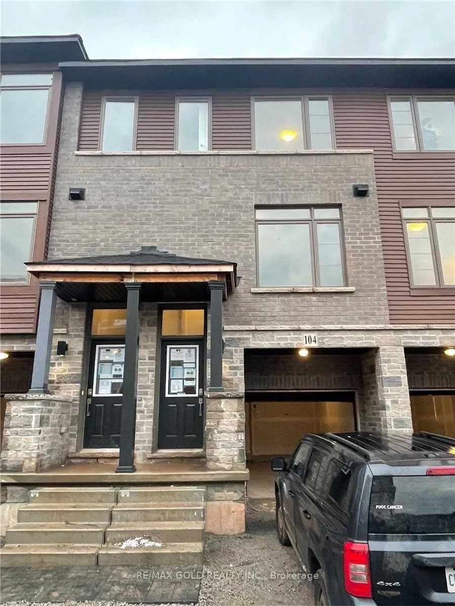 Front of Unit 104, 575 Woodward Avenue N