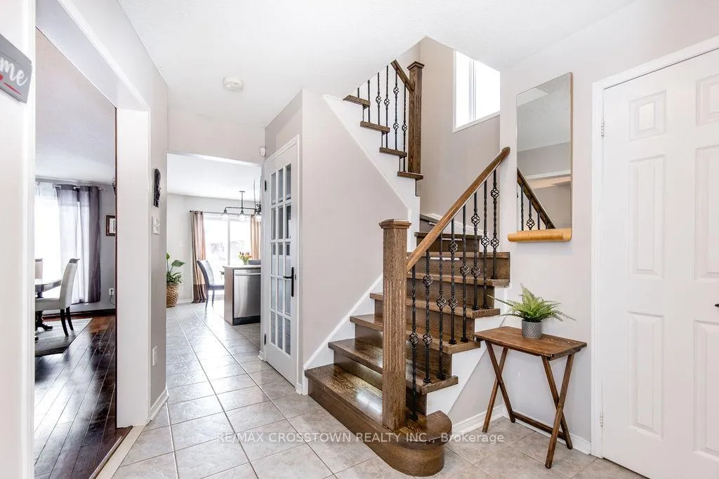 Photo 6 of 7 Hemlock Court, Barrie, Holly — HOMEH
