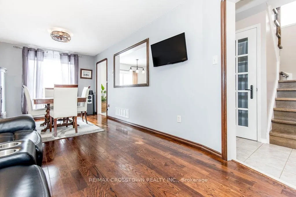 Photo 9 of 7 Hemlock Court, Barrie, Holly — HOMEH