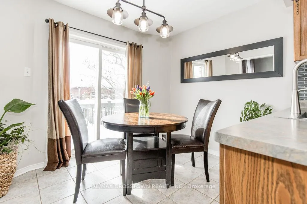 Photo 12 of 7 Hemlock Court, Barrie, Holly — HOMEH