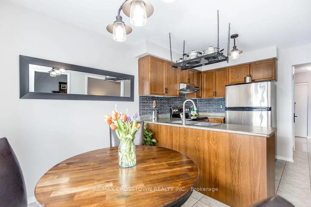 Photo 13 of 7 Hemlock Court, Barrie, Holly — HOMEH