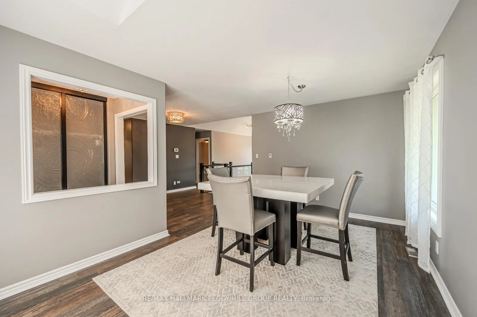 Photo 7 of 36 Glen Oak Court, Barrie, Little Lake — HOMEH