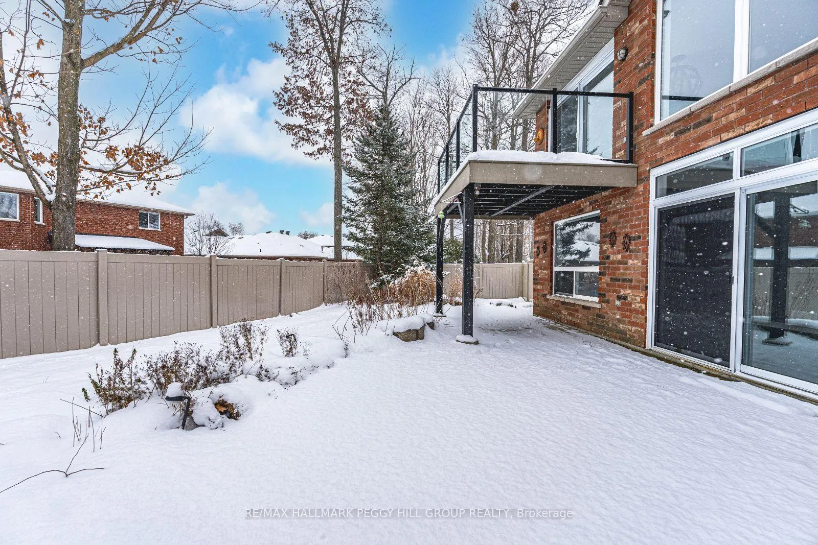 Photo 18 of 36 Glen Oak Court, Barrie, Little Lake — HOMEH