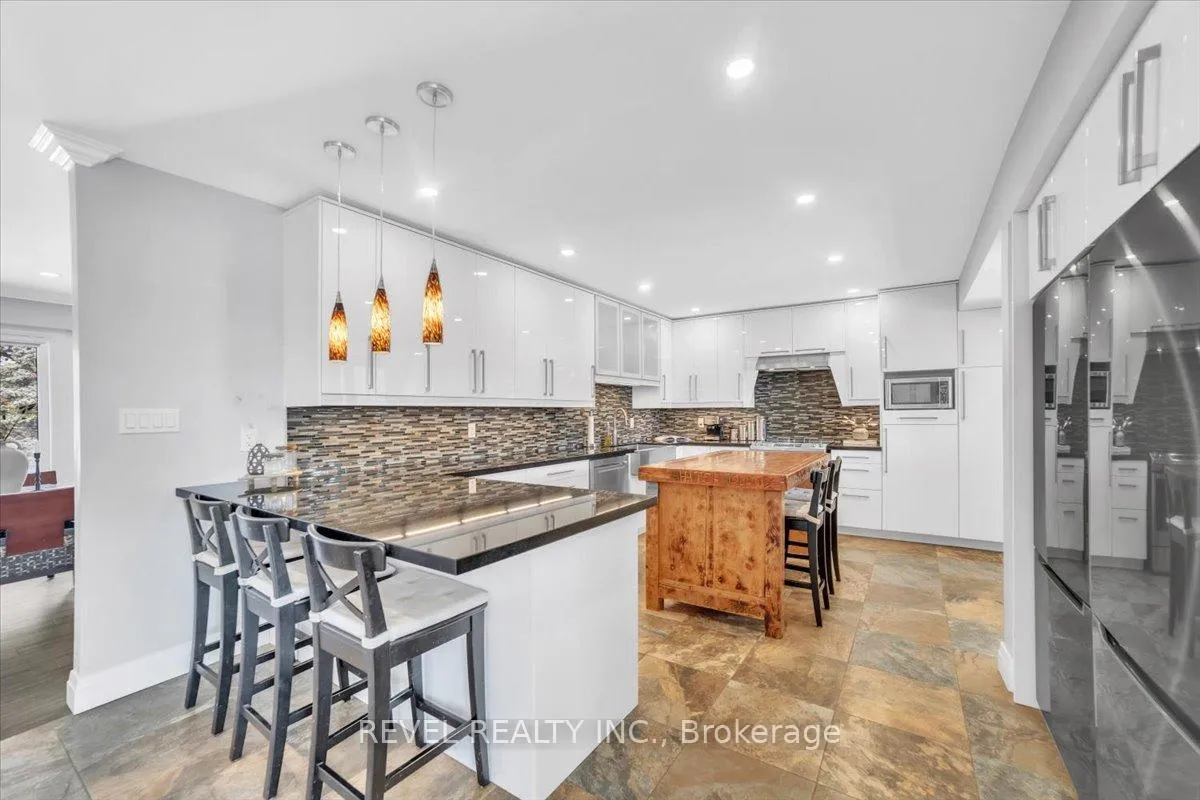 Photo 8 of 13 Ellen Street, Hamilton, Rural Flamborough — HOMEH