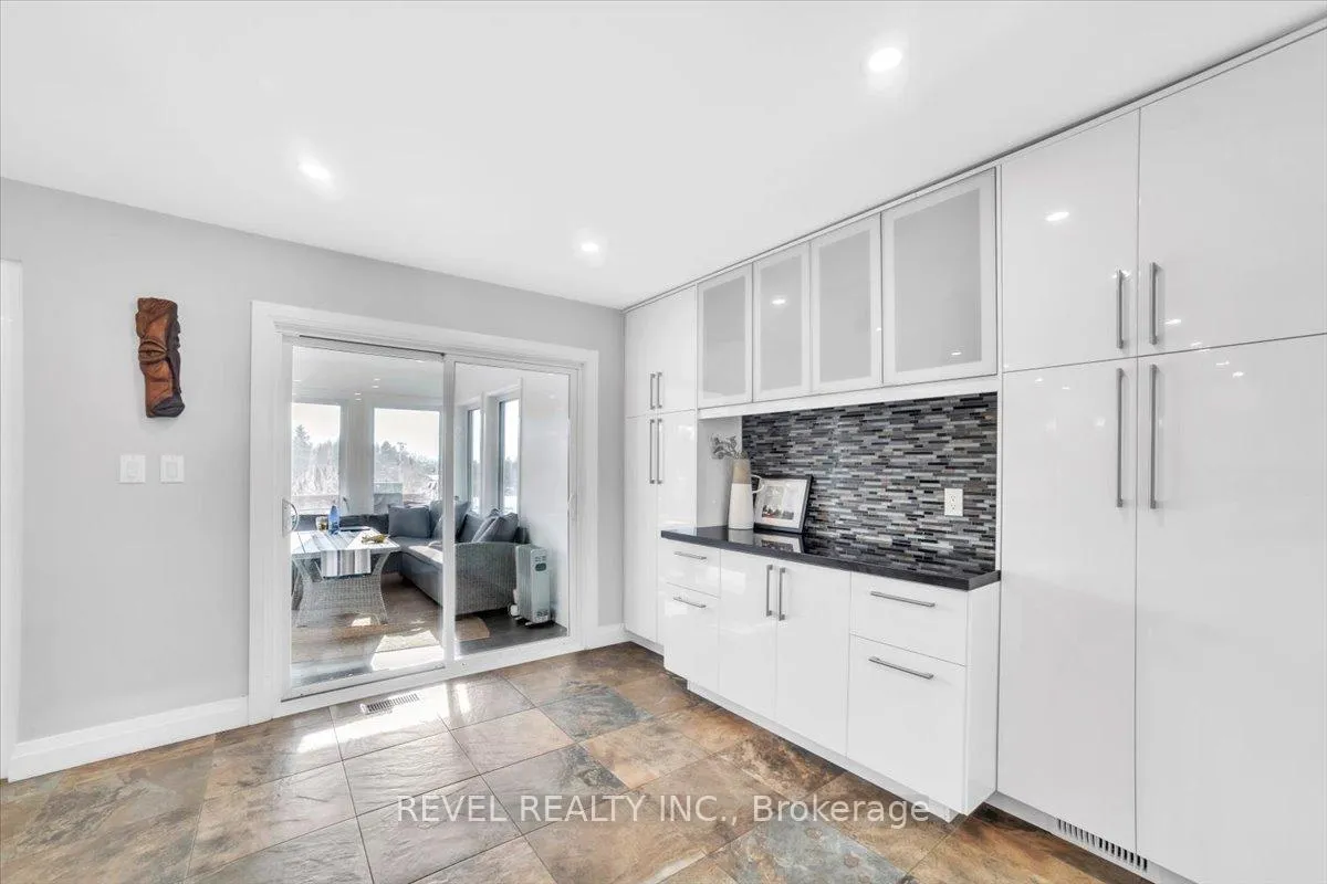 Photo 15 of 13 Ellen Street, Hamilton, Rural Flamborough — HOMEH