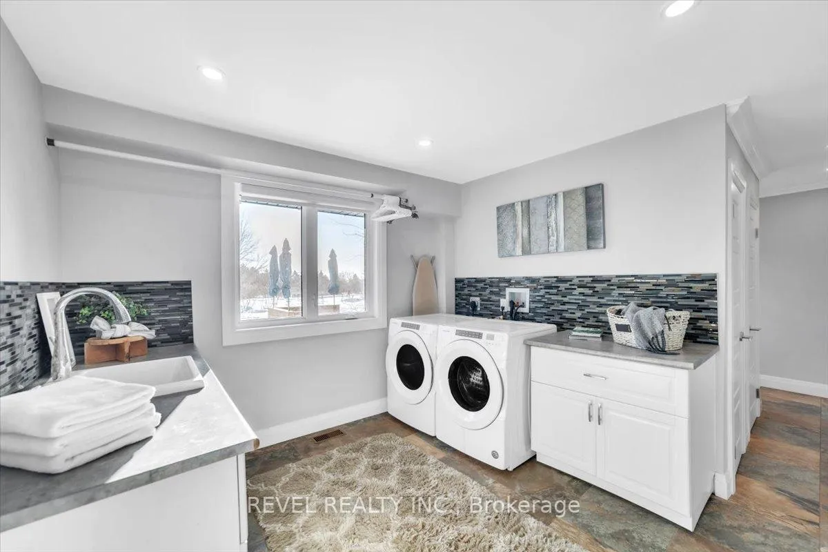 Photo 33 of 13 Ellen Street, Hamilton, Rural Flamborough — HOMEH