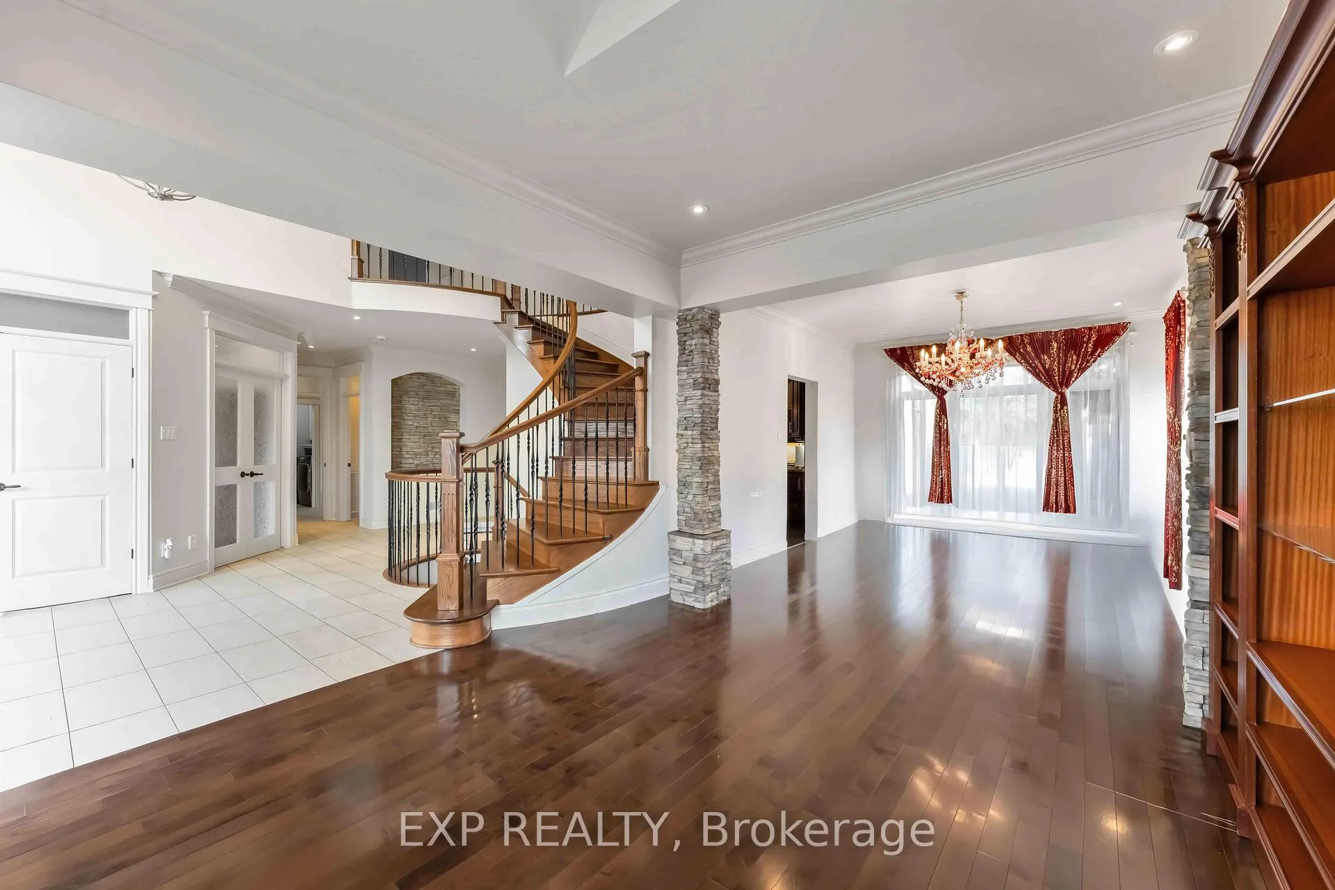 Photo 8 of 6984 Lakes Park Drive, Ottawa, Greely — HOMEH