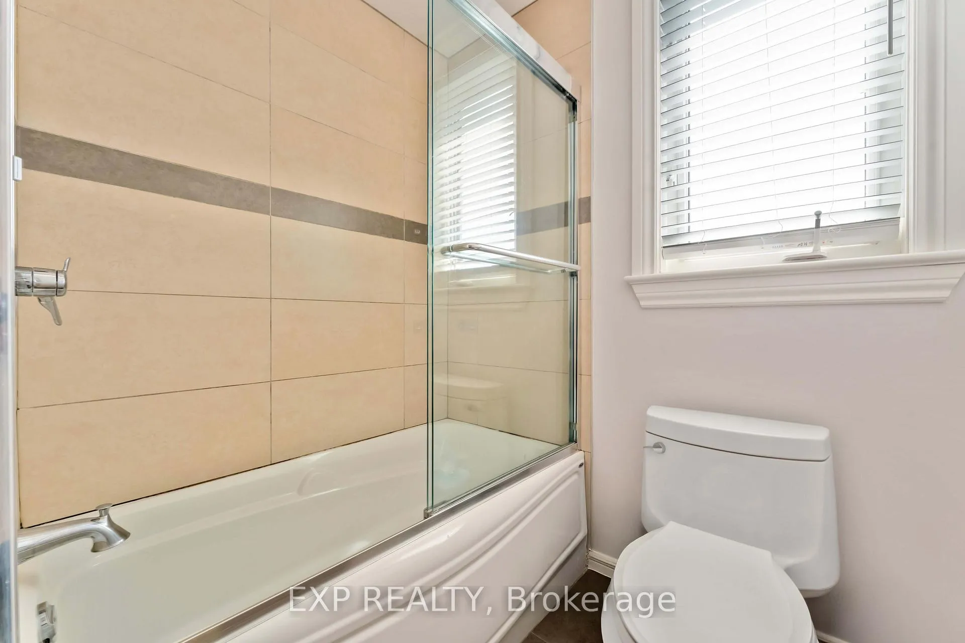 Photo 33 of 6984 Lakes Park Drive, Ottawa, Greely — HOMEH