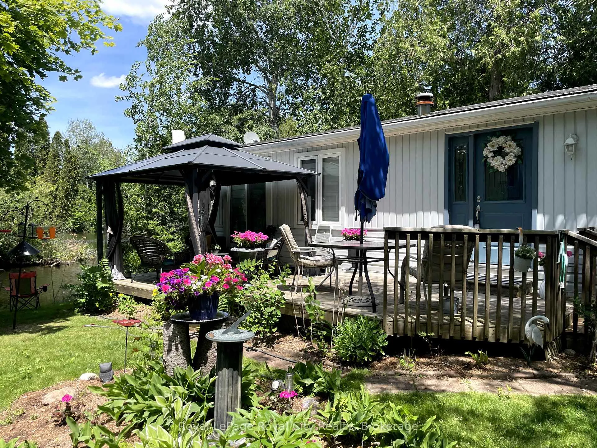 Photo 2 of 12 Bush Lane, Puslinch, Rural Puslinch East — HOMEH