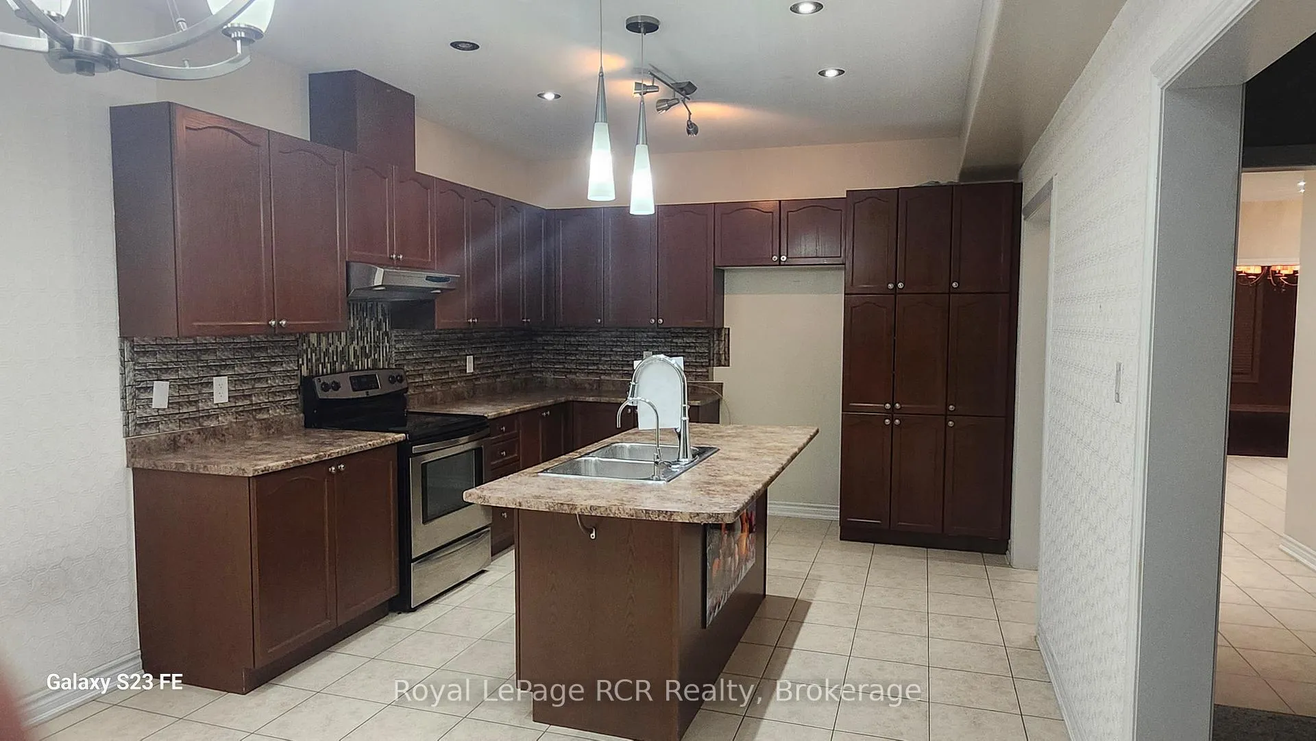 Photo 4 of 201 Eight Avenue, New Tecumseth, Alliston — HOMEH