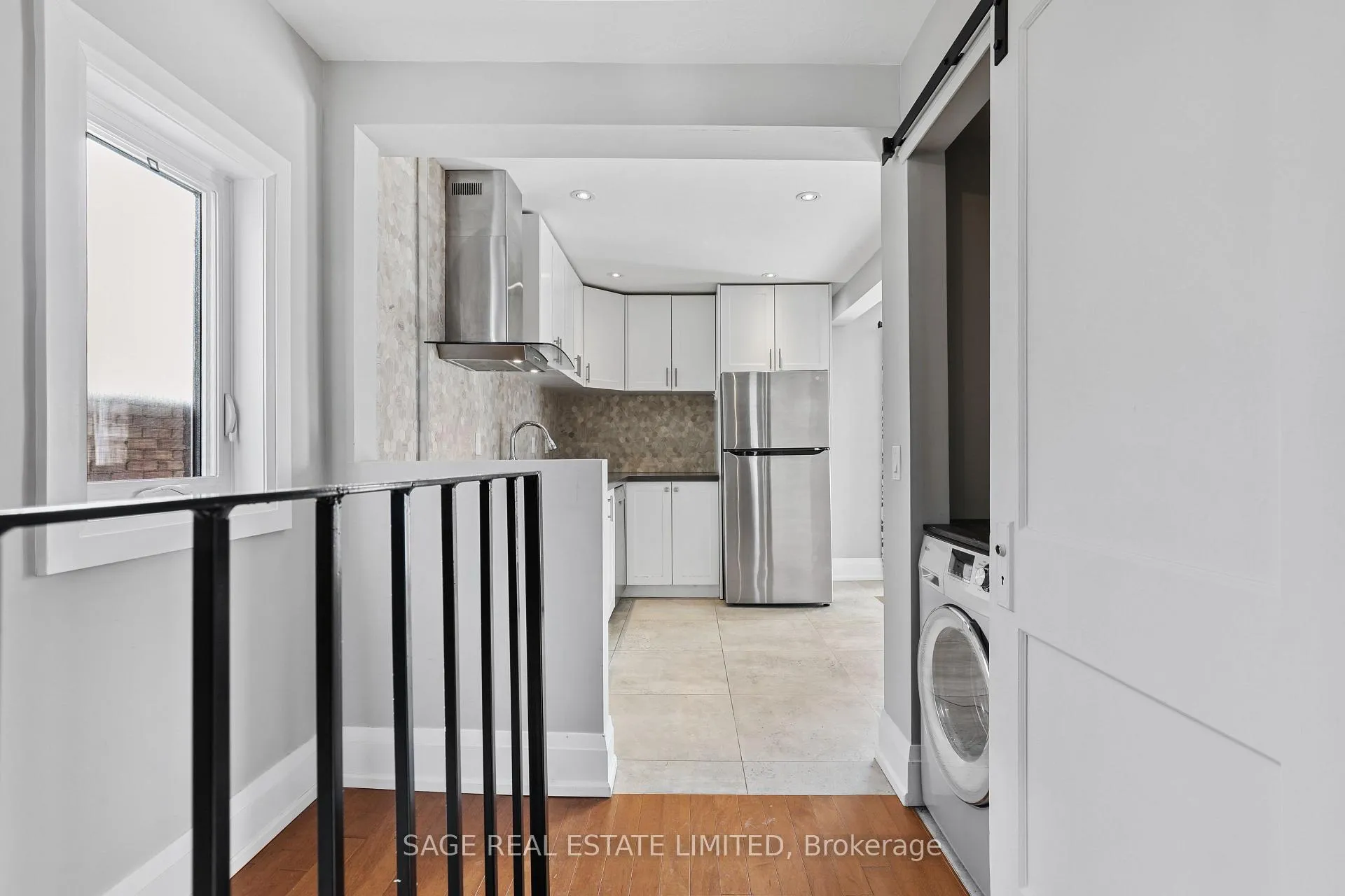 Photo 5 of Unit 2, 26 Roseneath Gardens, Toronto, Oakwood Village — HOMEH