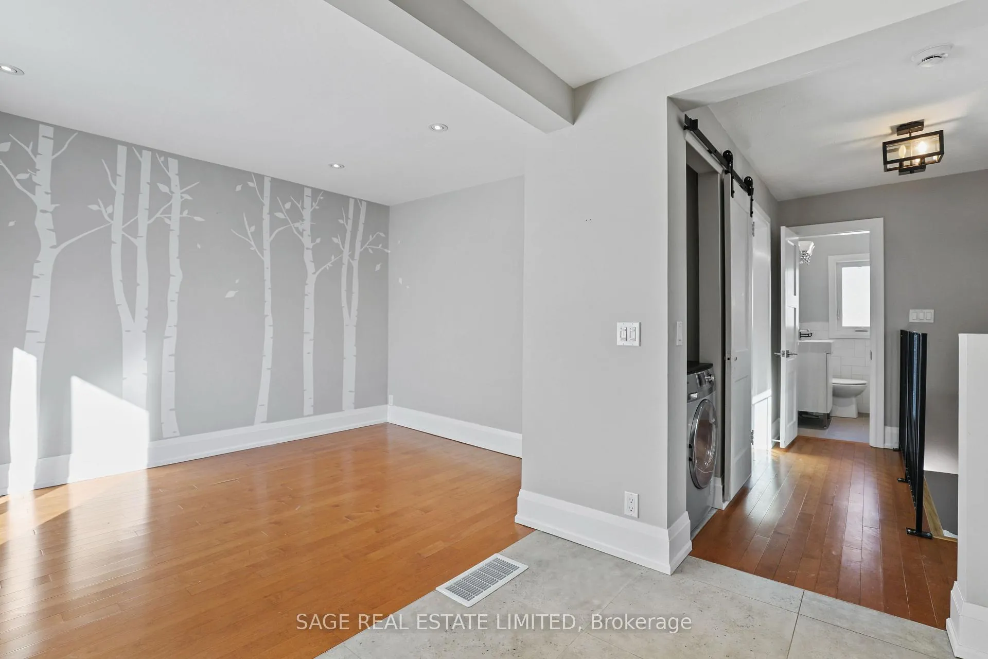 Photo 11 of Unit 2, 26 Roseneath Gardens, Toronto, Oakwood Village — HOMEH