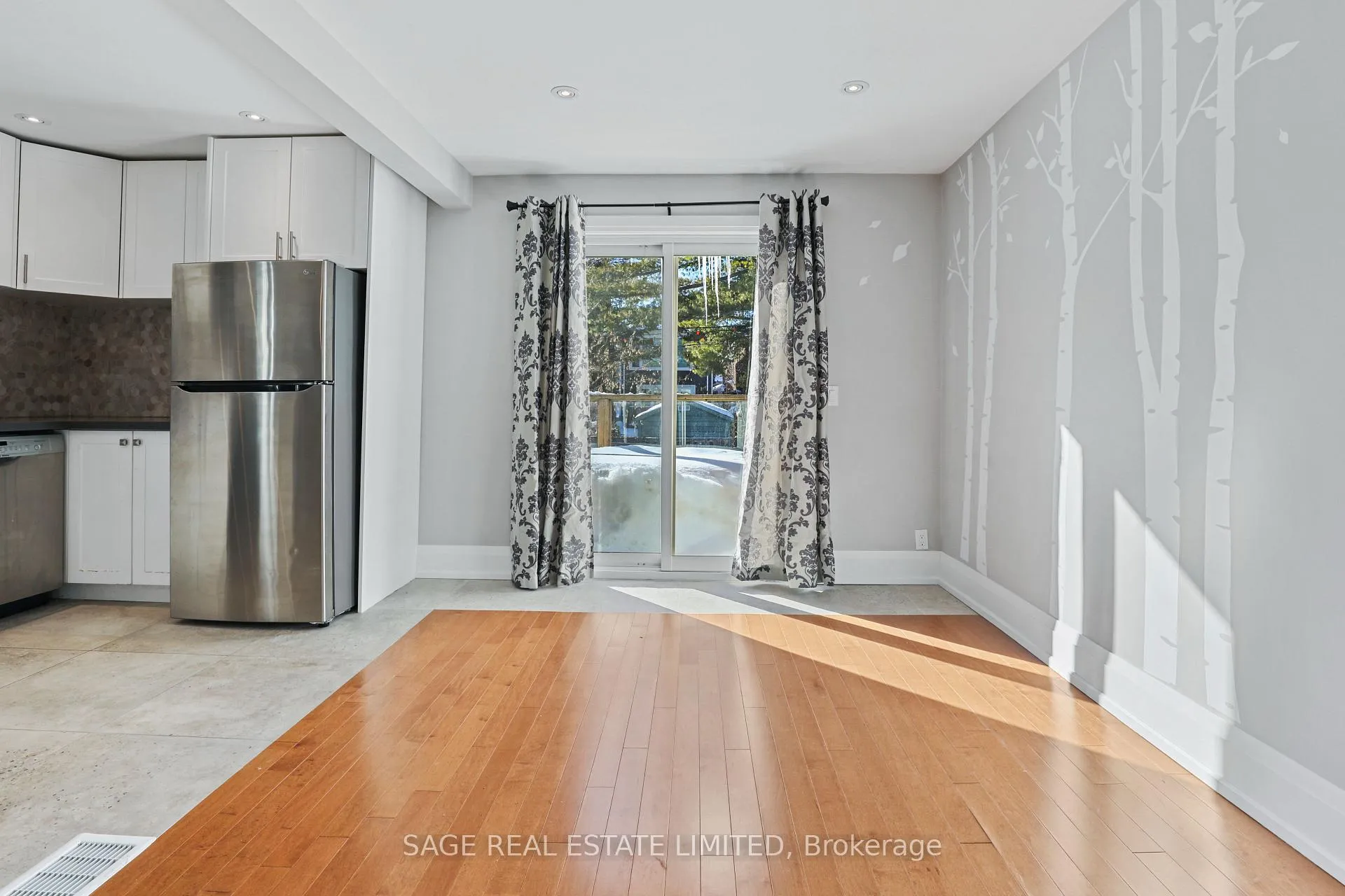 Photo 17 of Unit 2, 26 Roseneath Gardens, Toronto, Oakwood Village — HOMEH