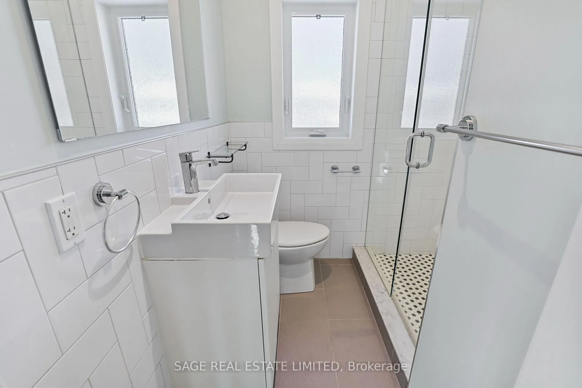 Photo 20 of Unit 2, 26 Roseneath Gardens, Toronto, Oakwood Village — HOMEH