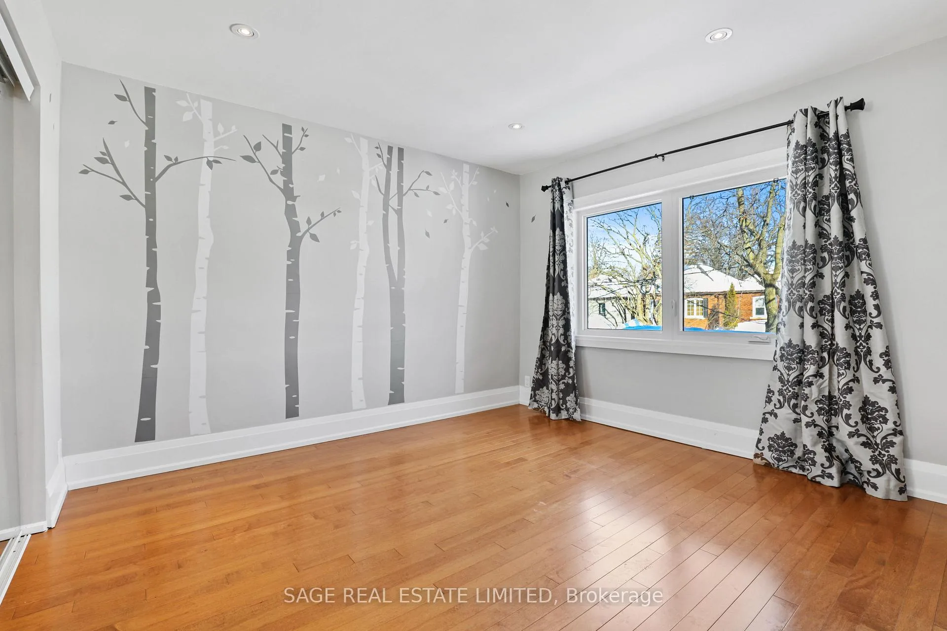 Photo 23 of Unit 2, 26 Roseneath Gardens, Toronto, Oakwood Village — HOMEH
