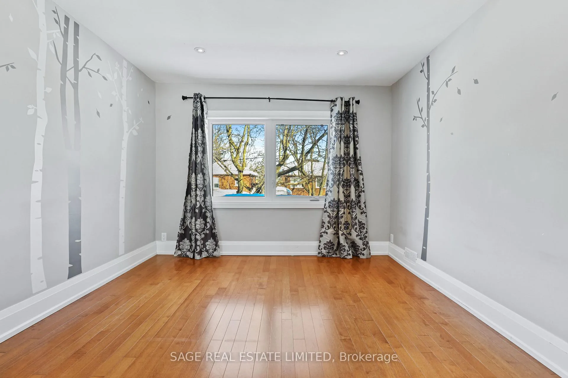 Photo 24 of Unit 2, 26 Roseneath Gardens, Toronto, Oakwood Village — HOMEH