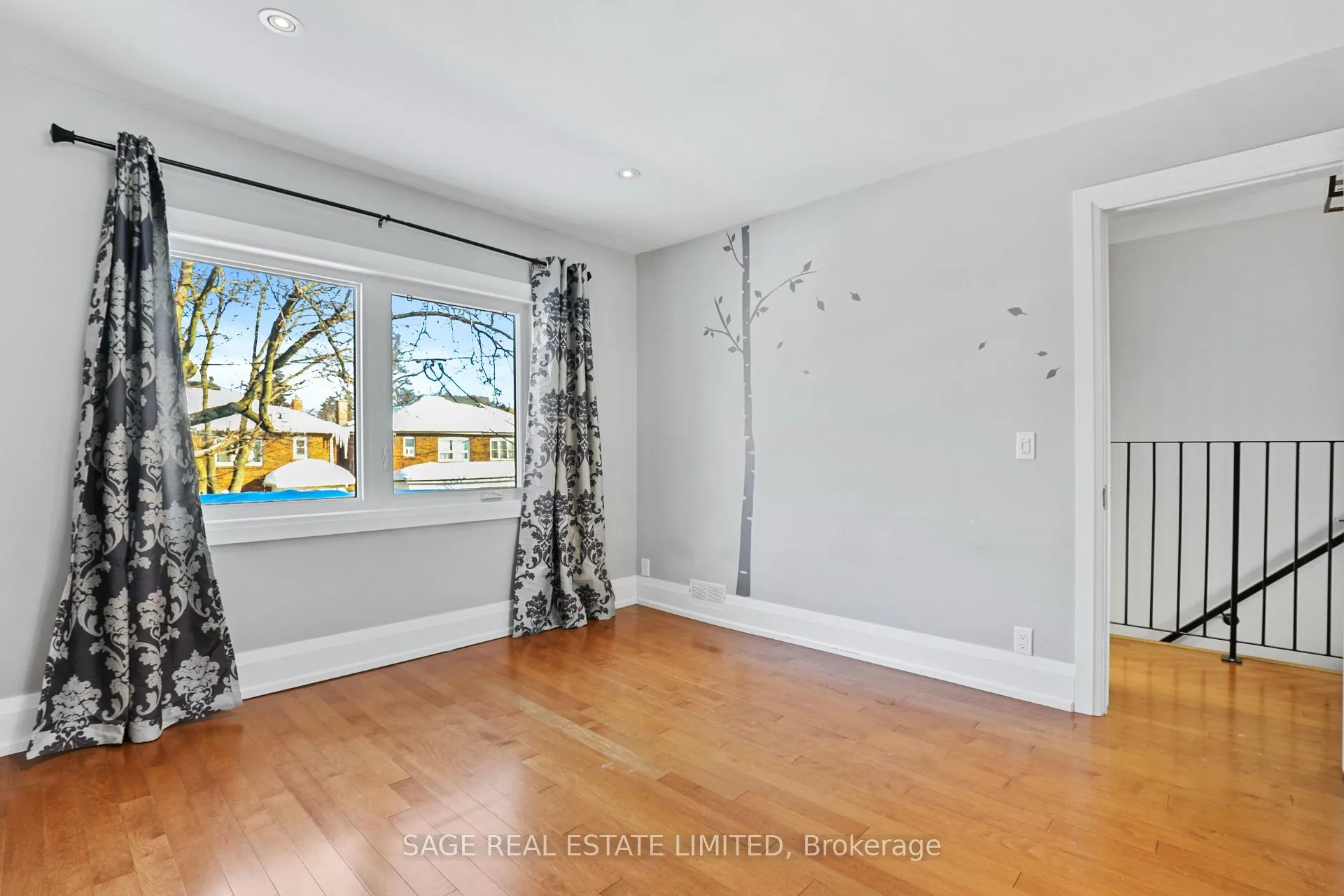Photo 25 of Unit 2, 26 Roseneath Gardens, Toronto, Oakwood Village — HOMEH