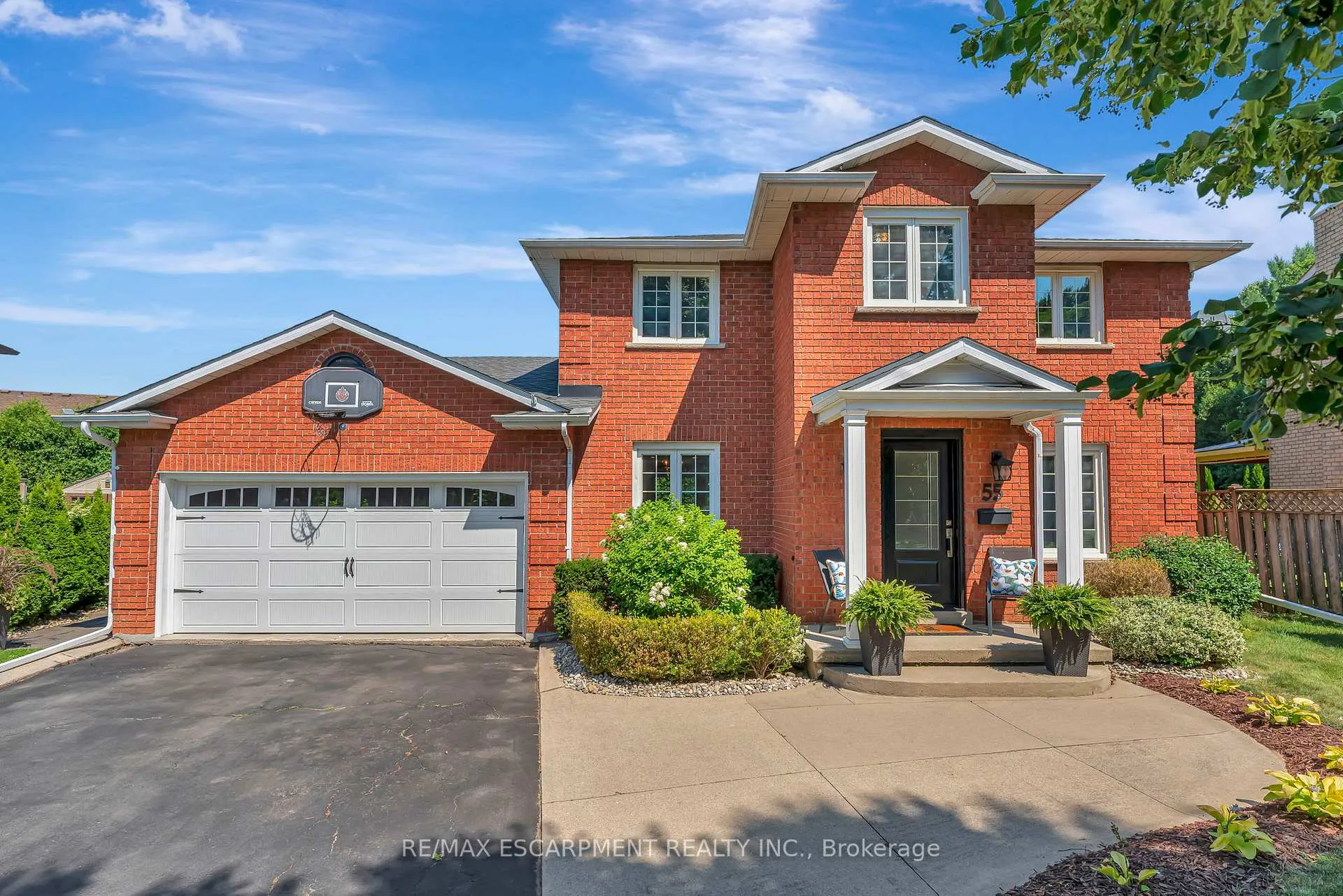 Photo 1 of 55 Abbey Close, Hamilton, Ancaster — HOMEH