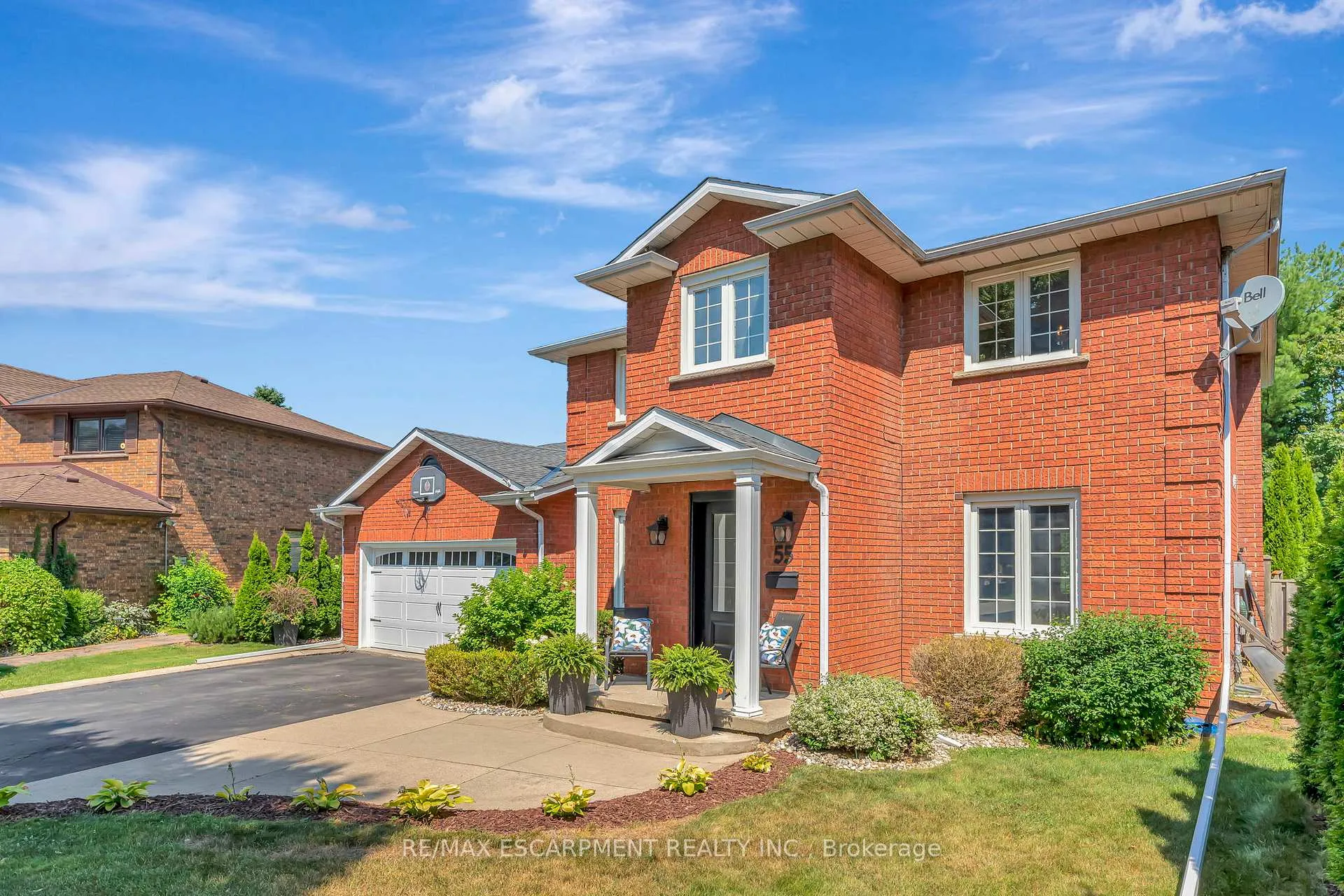 Photo 2 of 55 Abbey Close, Hamilton, Ancaster — HOMEH