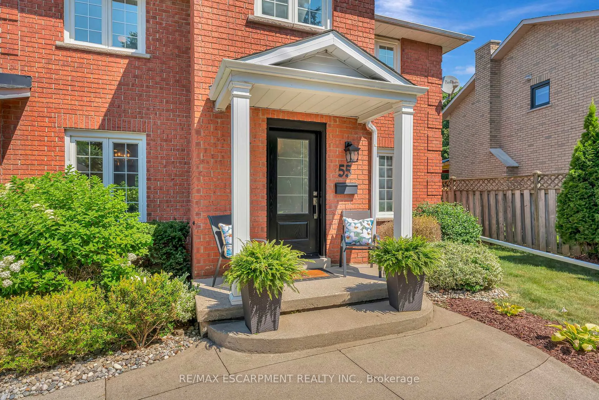 Photo 3 of 55 Abbey Close, Hamilton, Ancaster — HOMEH