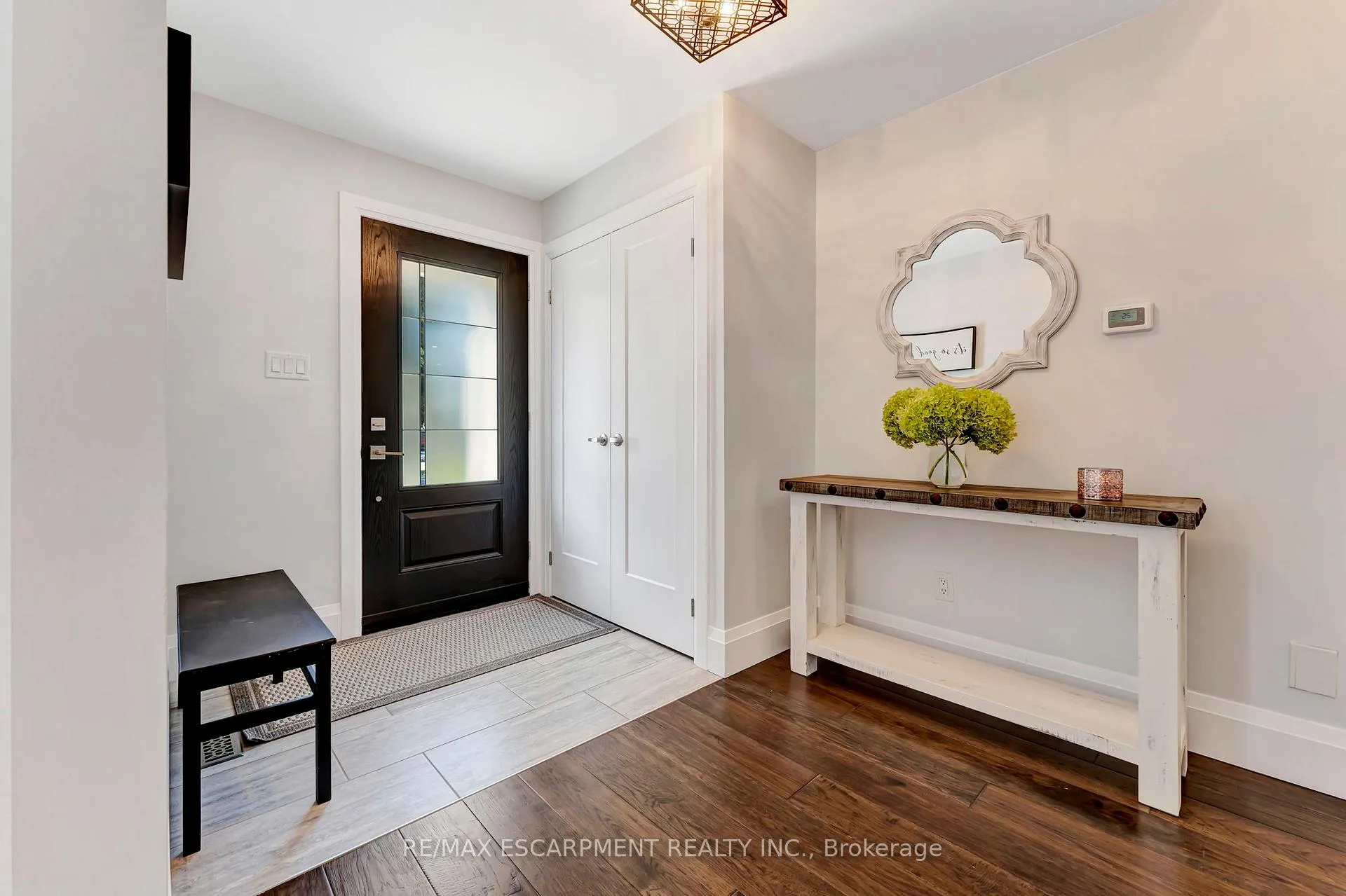 Photo 4 of 55 Abbey Close, Hamilton, Ancaster — HOMEH
