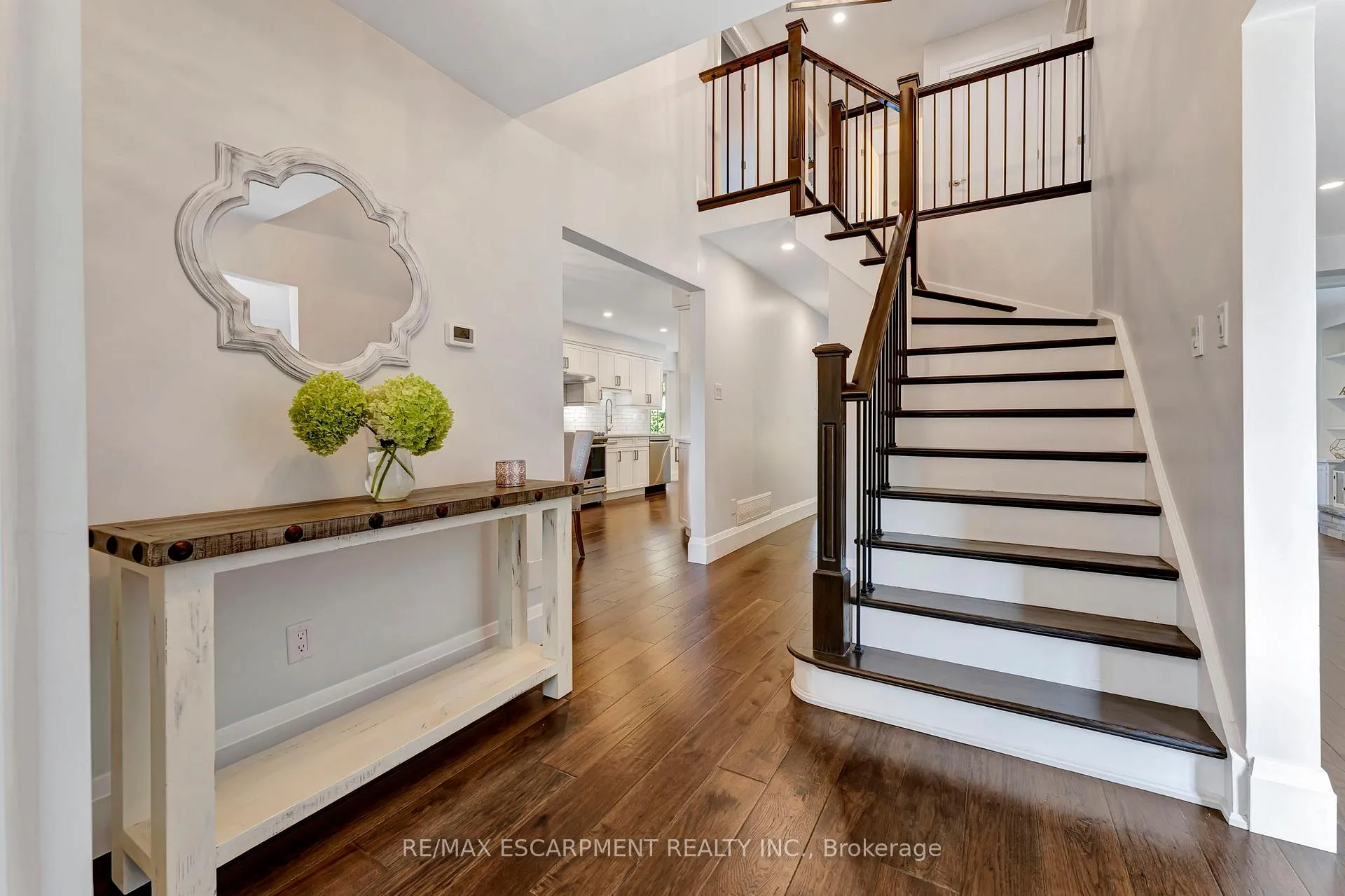 Photo 5 of 55 Abbey Close, Hamilton, Ancaster — HOMEH