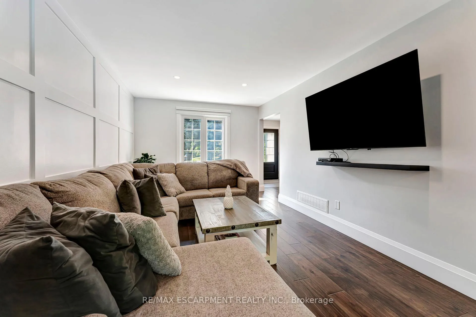 Photo 18 of 55 Abbey Close, Hamilton, Ancaster — HOMEH