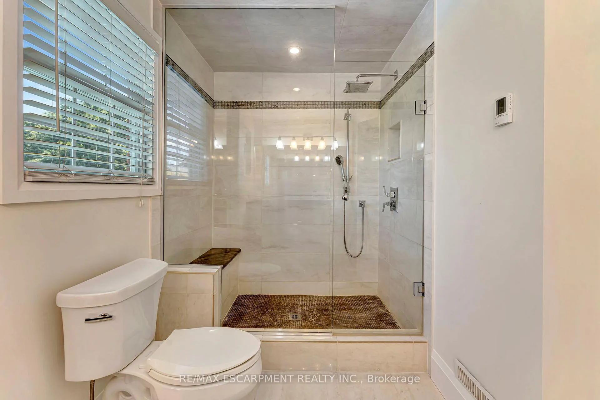 Photo 25 of 55 Abbey Close, Hamilton, Ancaster — HOMEH