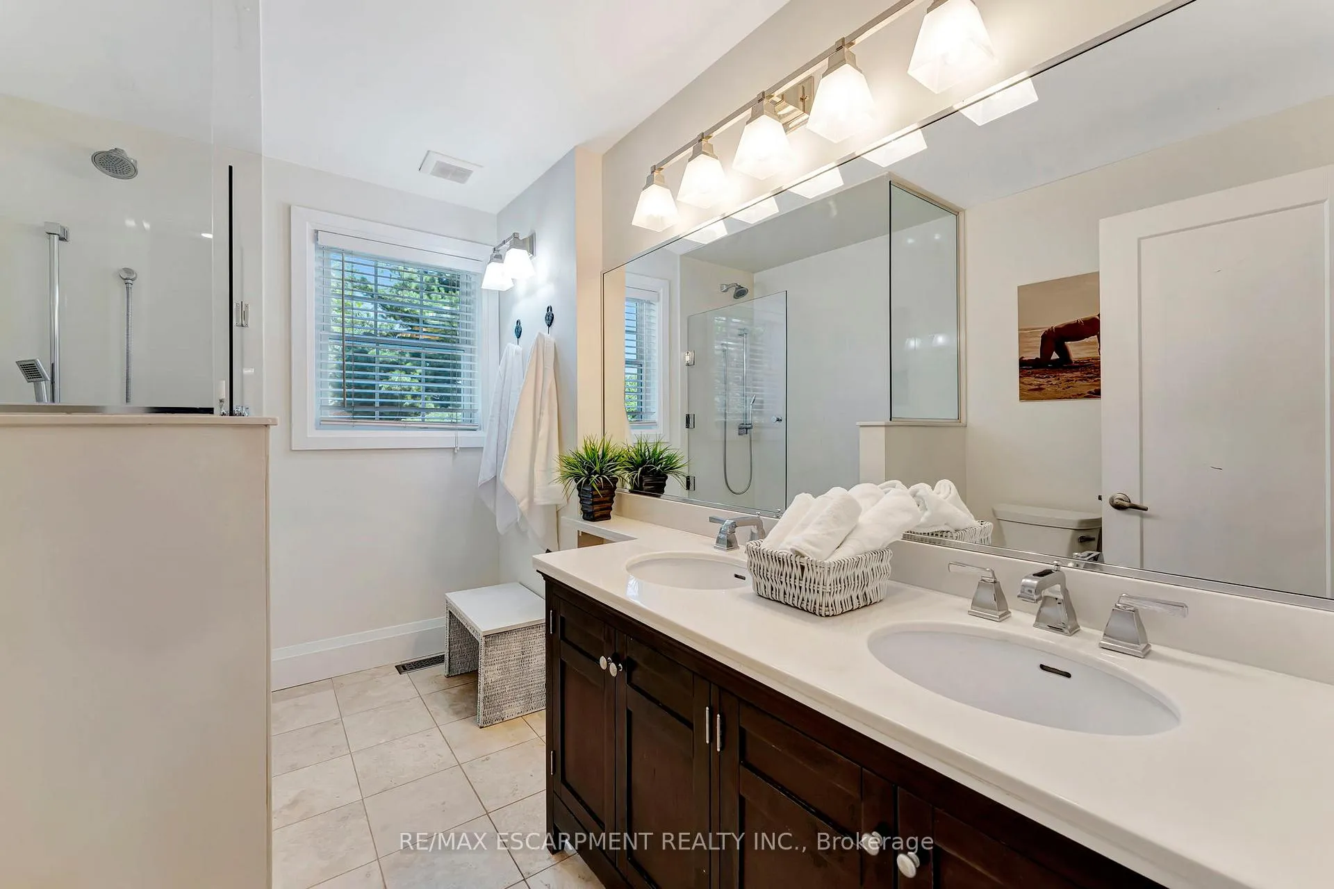 Photo 29 of 55 Abbey Close, Hamilton, Ancaster — HOMEH