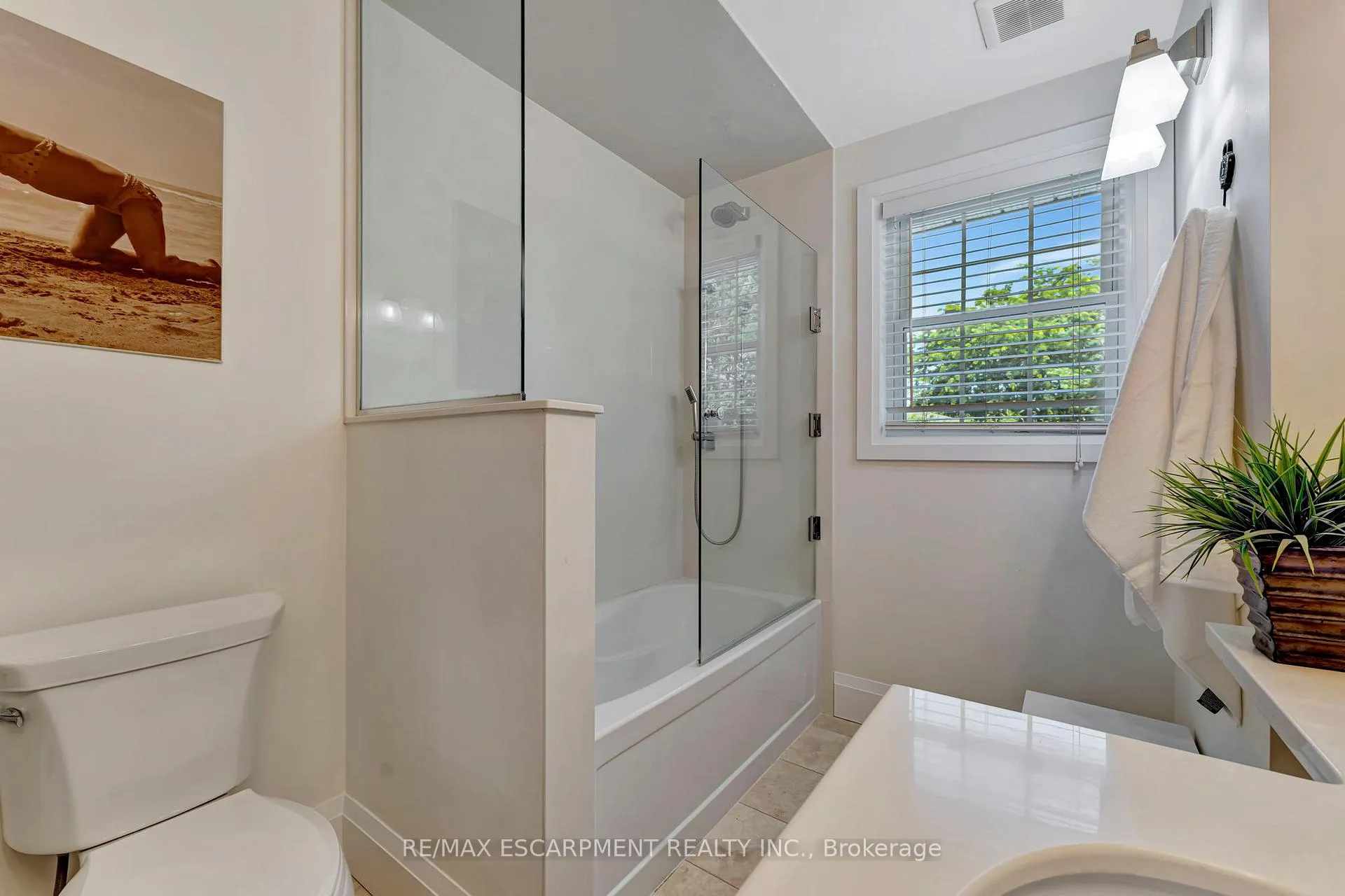 Photo 30 of 55 Abbey Close, Hamilton, Ancaster — HOMEH