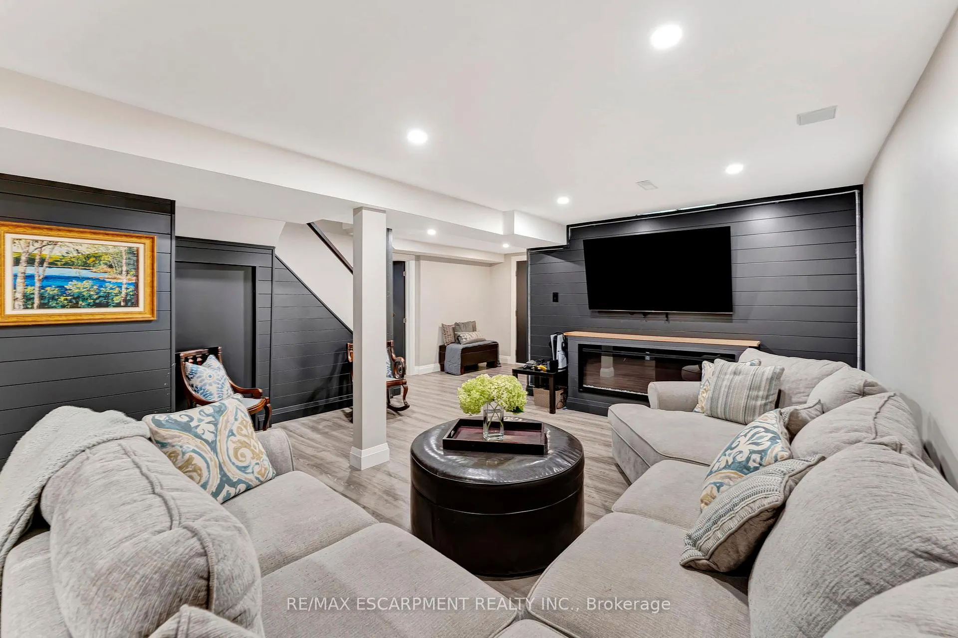 Photo 34 of 55 Abbey Close, Hamilton, Ancaster — HOMEH