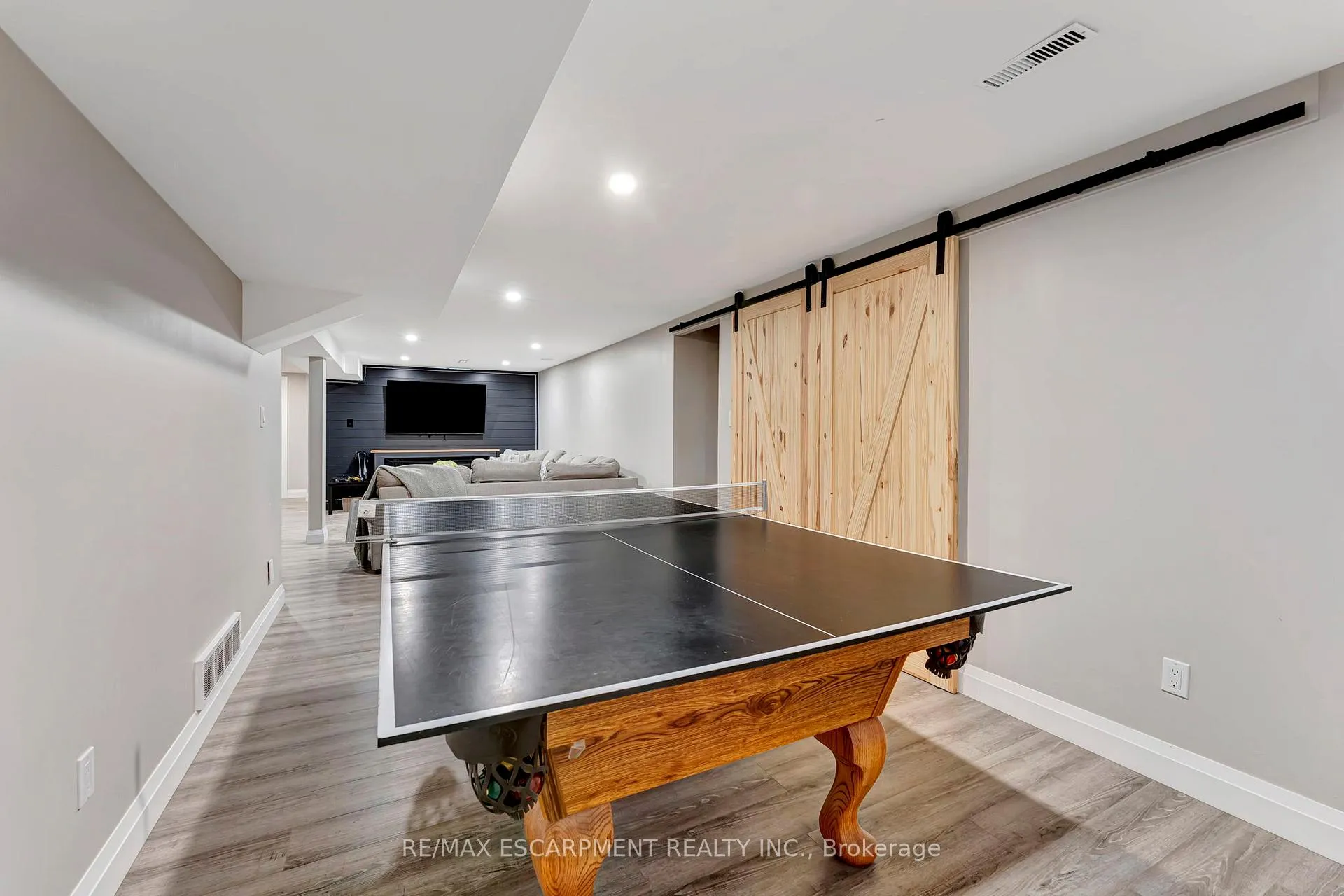 Photo 35 of 55 Abbey Close, Hamilton, Ancaster — HOMEH