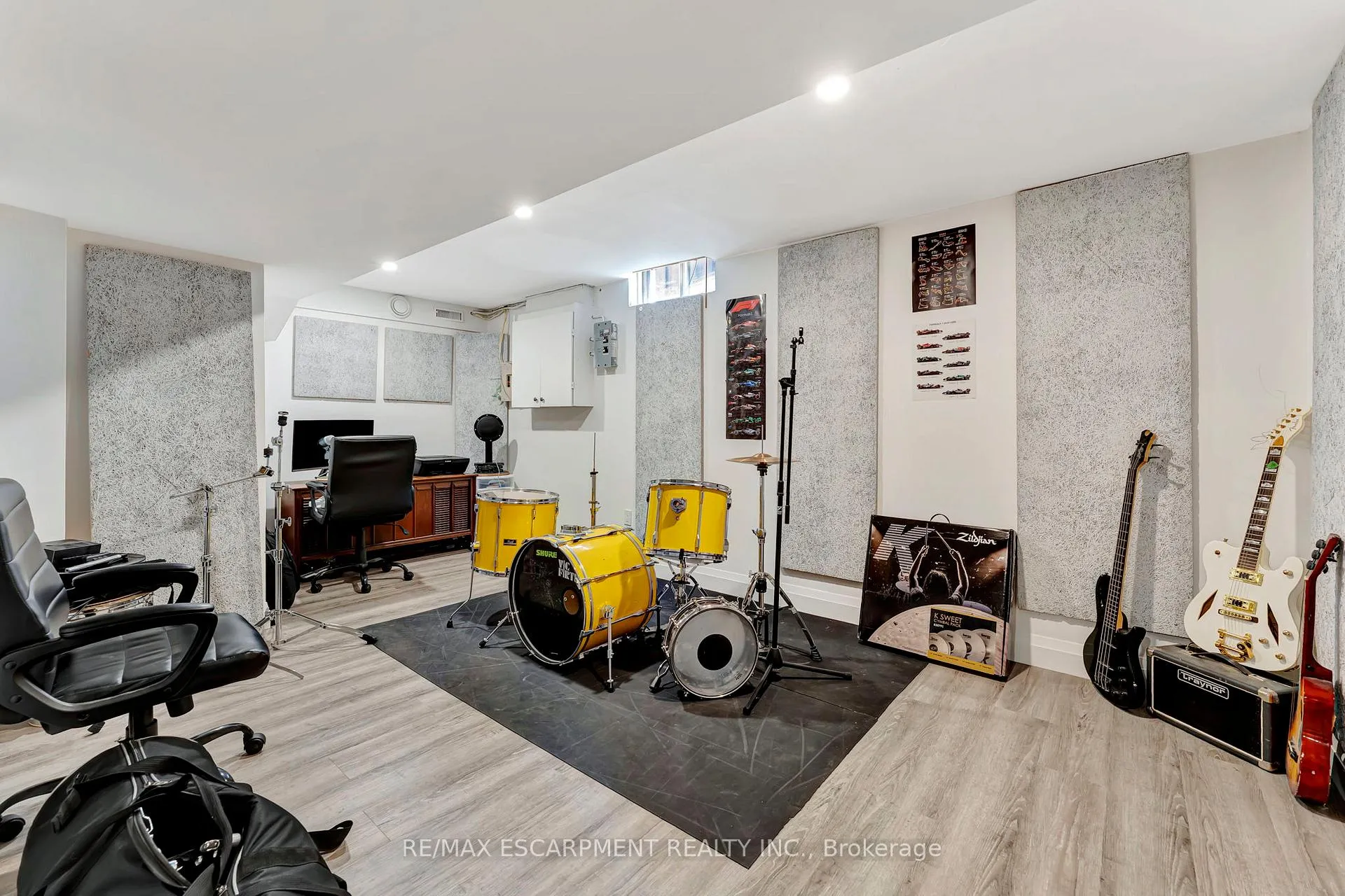 Photo 38 of 55 Abbey Close, Hamilton, Ancaster — HOMEH