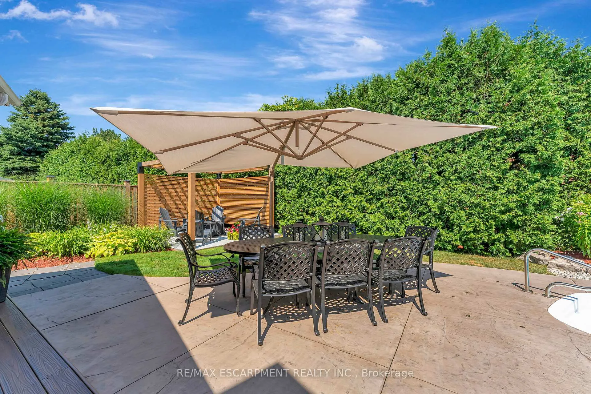 Photo 45 of 55 Abbey Close, Hamilton, Ancaster — HOMEH