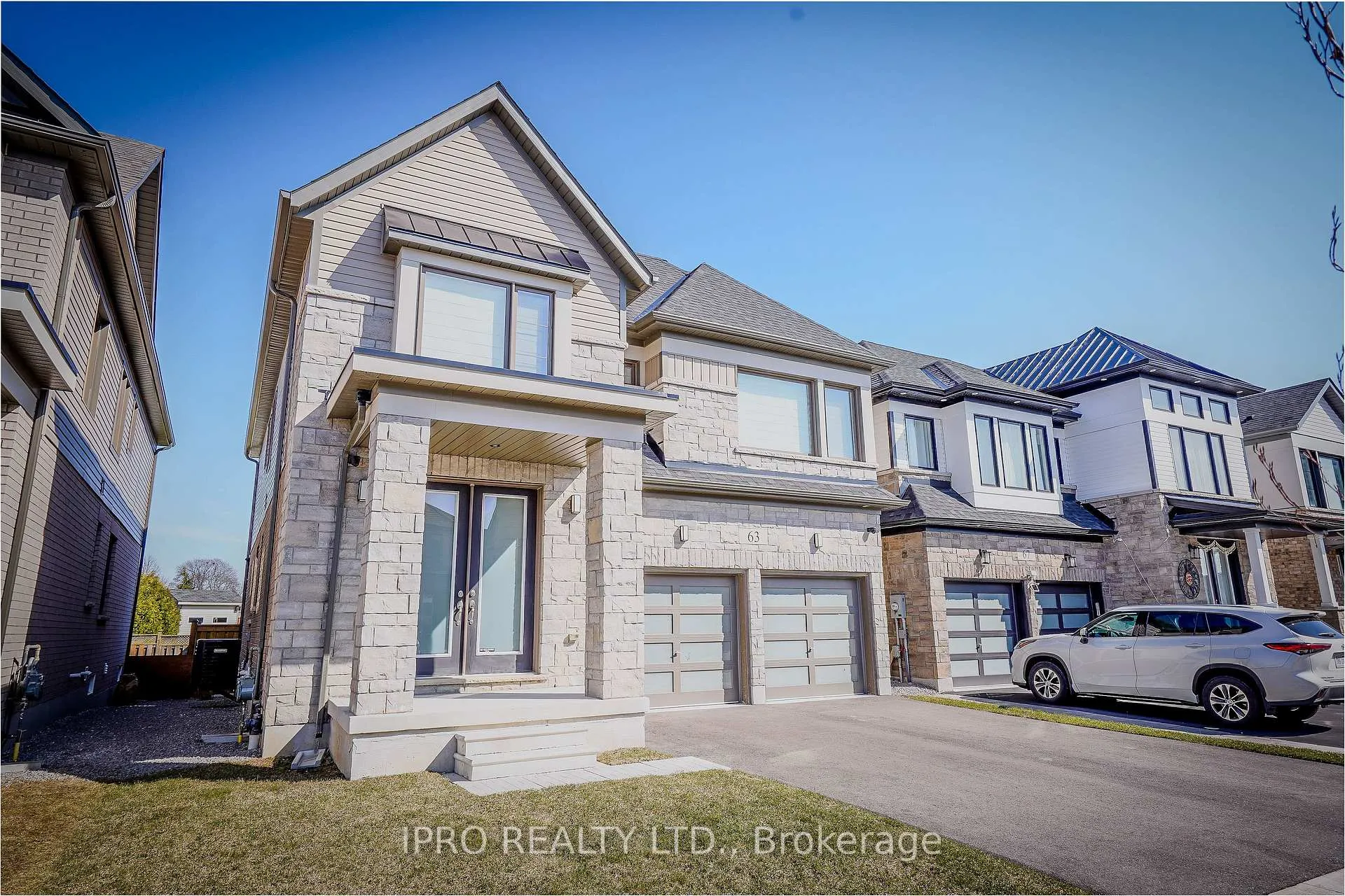 Photo 2 of 63 Fairey Crescent, Hamilton, Mount Hope — HOMEH