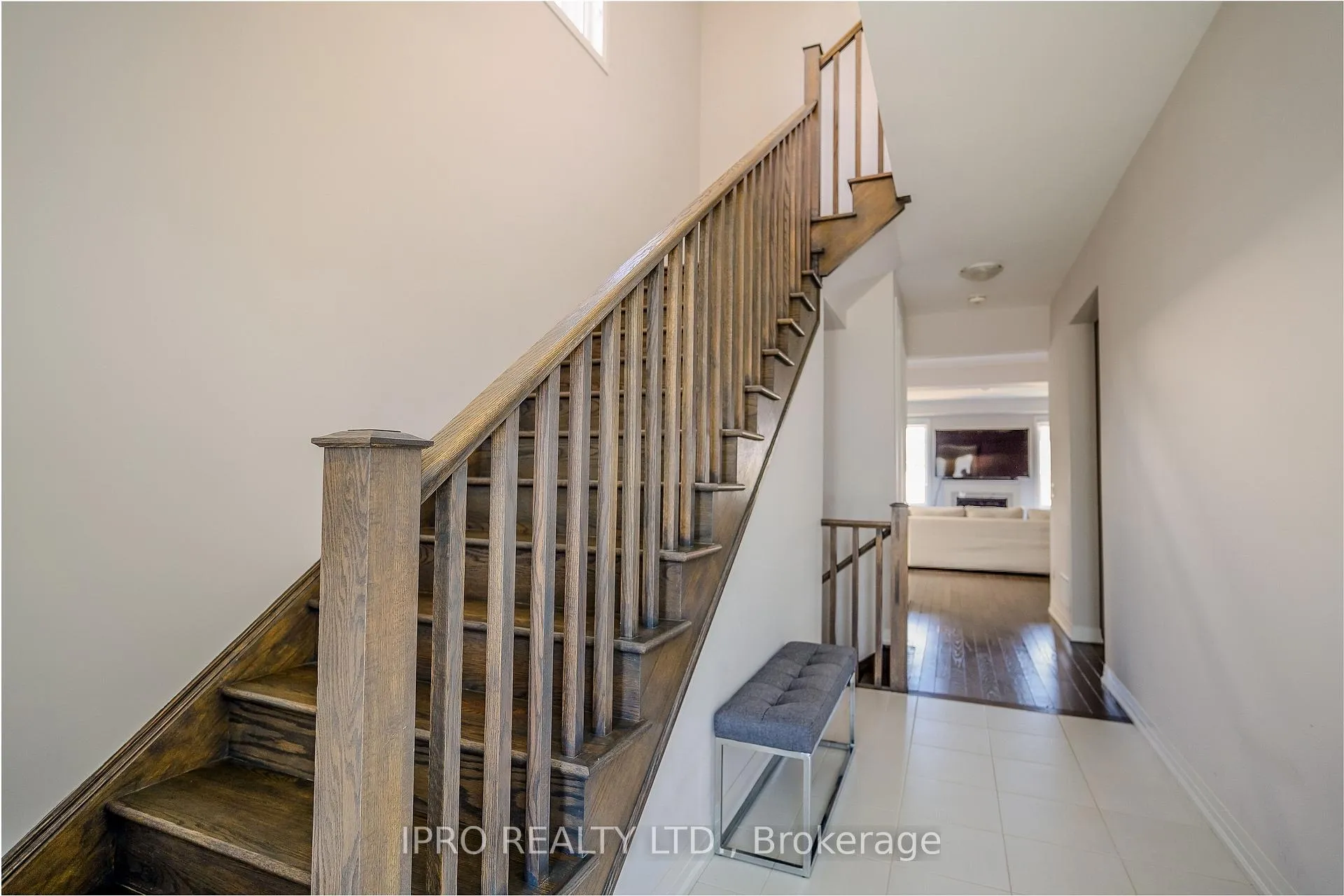 Photo 4 of 63 Fairey Crescent, Hamilton, Mount Hope — HOMEH