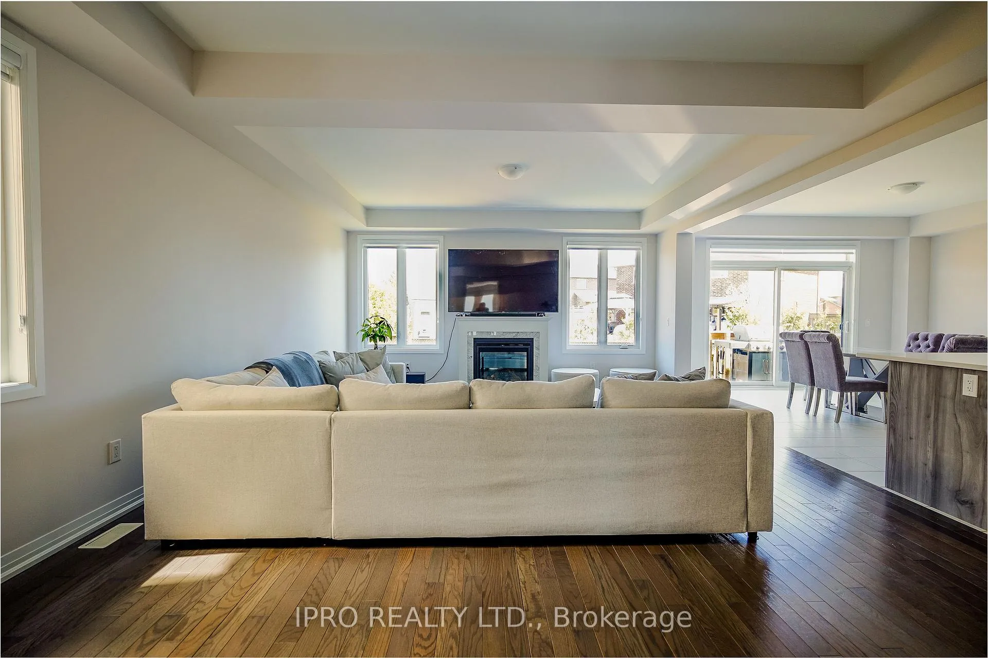 Photo 5 of 63 Fairey Crescent, Hamilton, Mount Hope — HOMEH