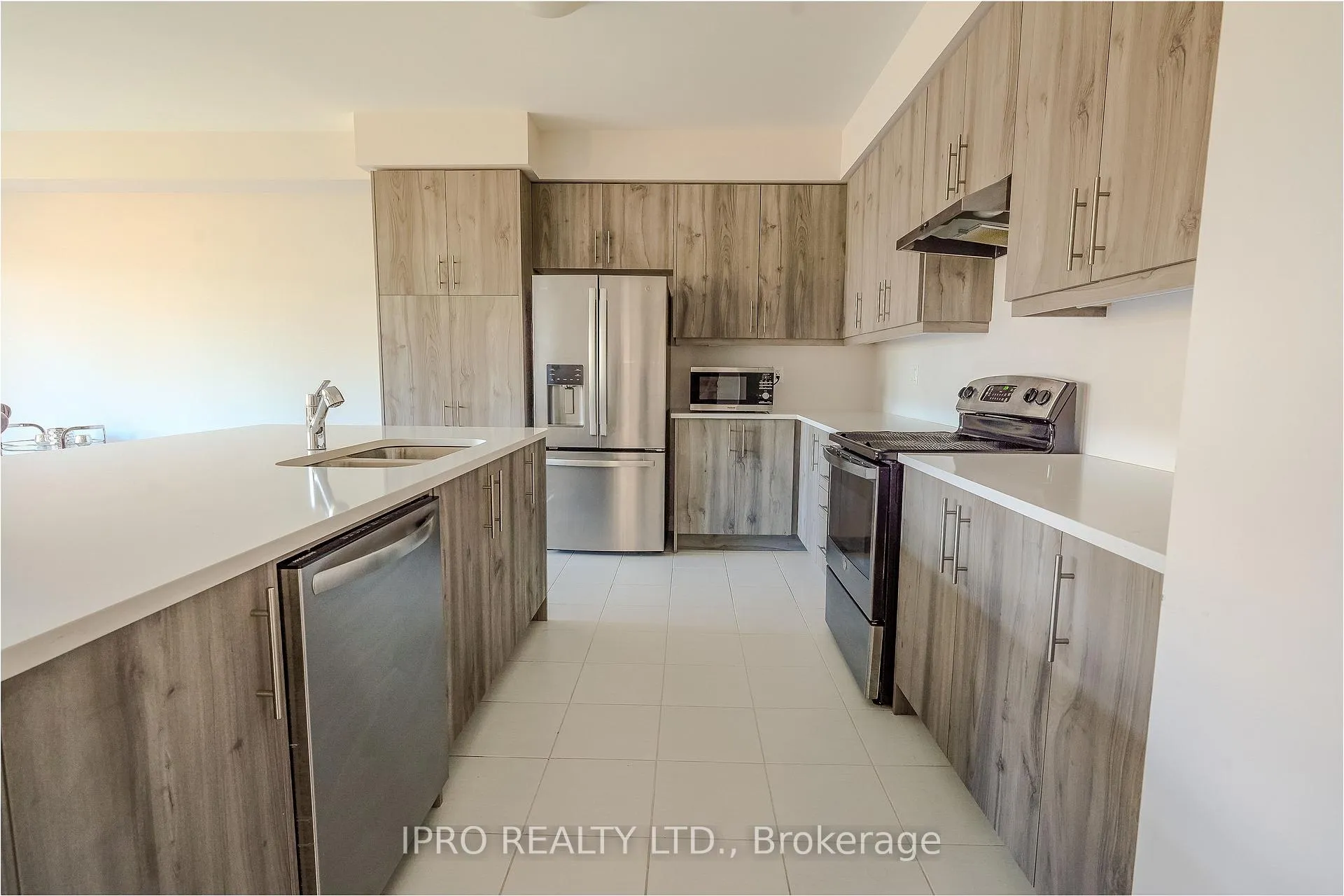 Photo 9 of 63 Fairey Crescent, Hamilton, Mount Hope — HOMEH