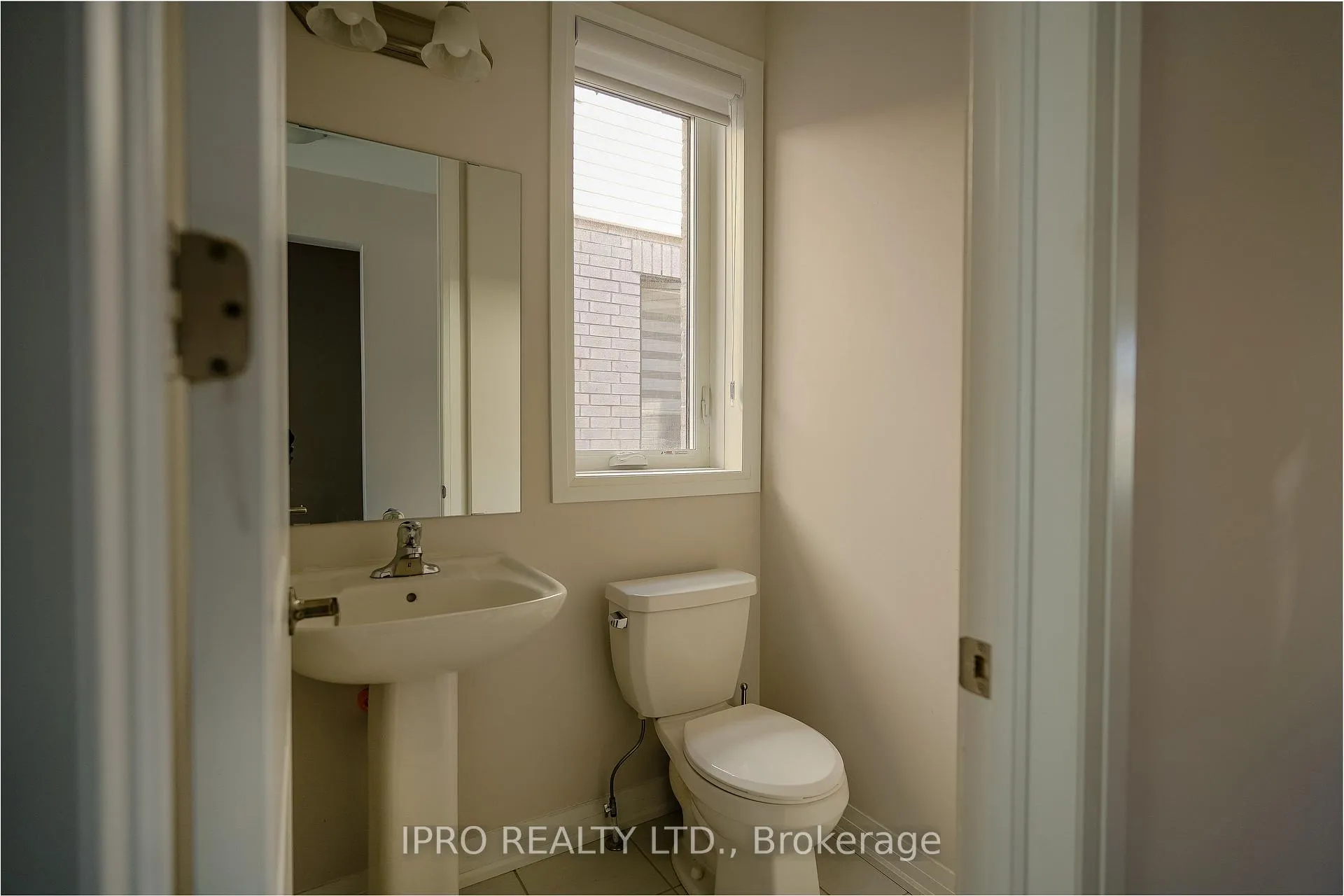 Photo 13 of 63 Fairey Crescent, Hamilton, Mount Hope — HOMEH