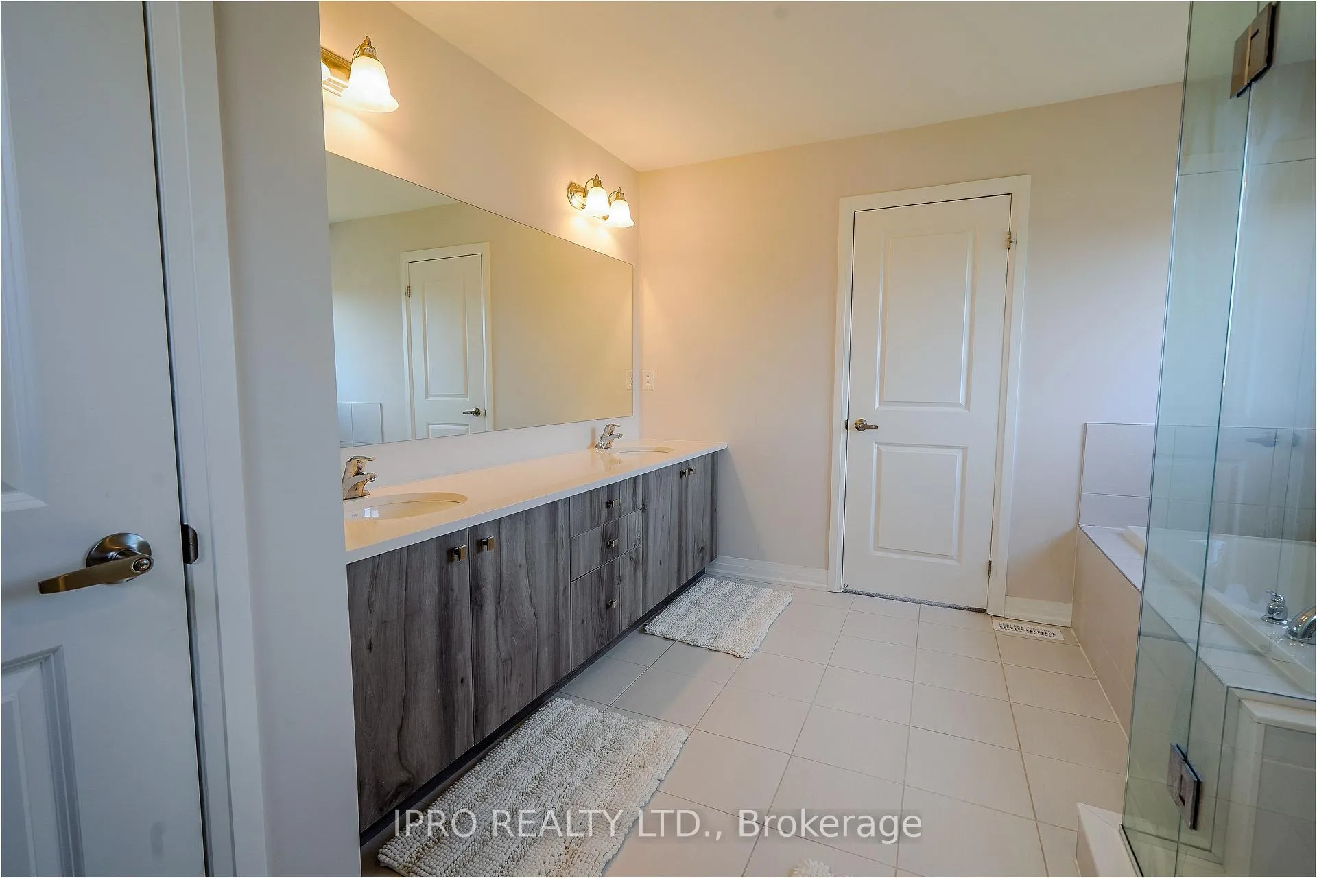 Photo 22 of 63 Fairey Crescent, Hamilton, Mount Hope — HOMEH